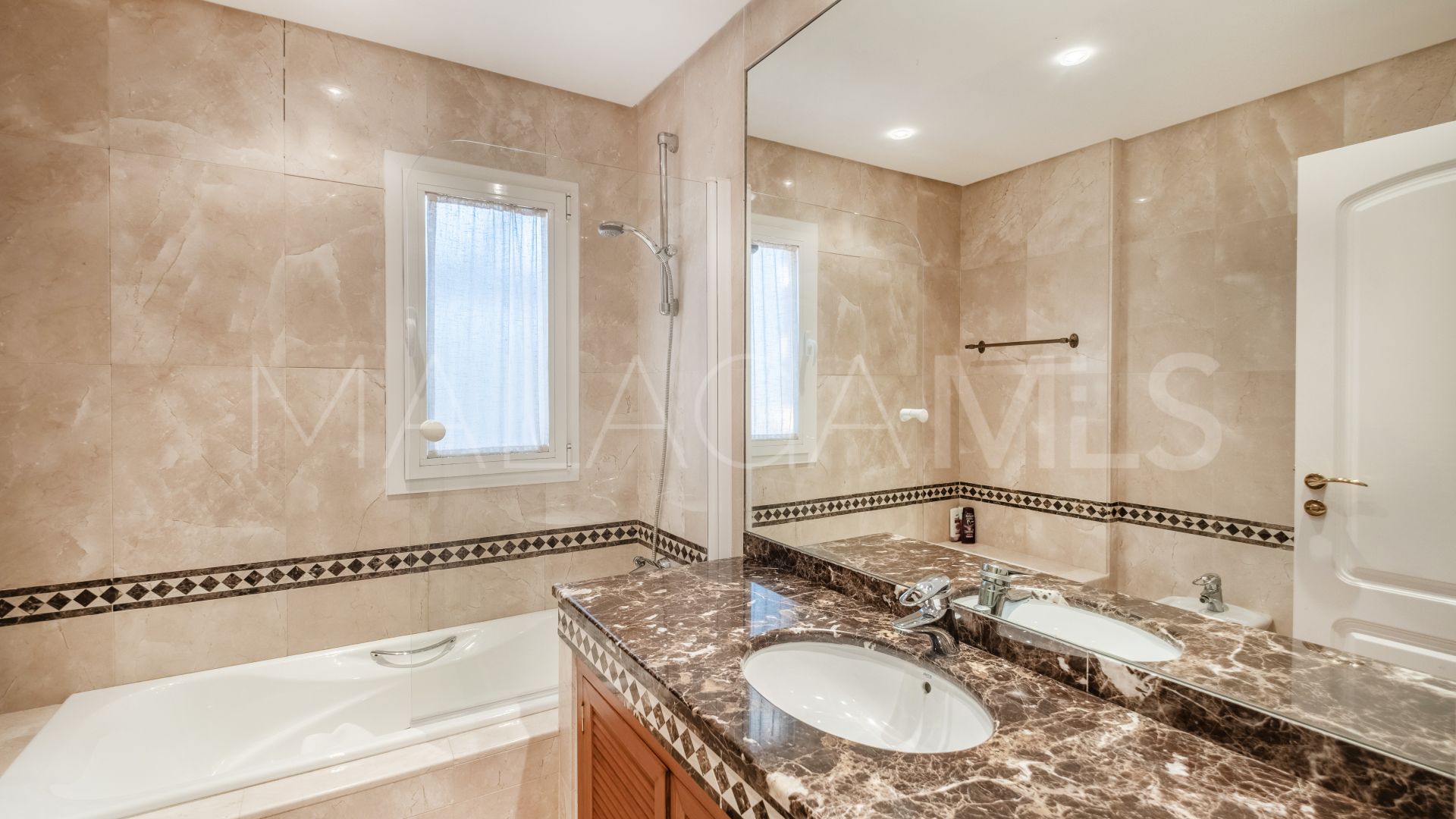 Takvåning for sale in Lagos de Sierra Blanca