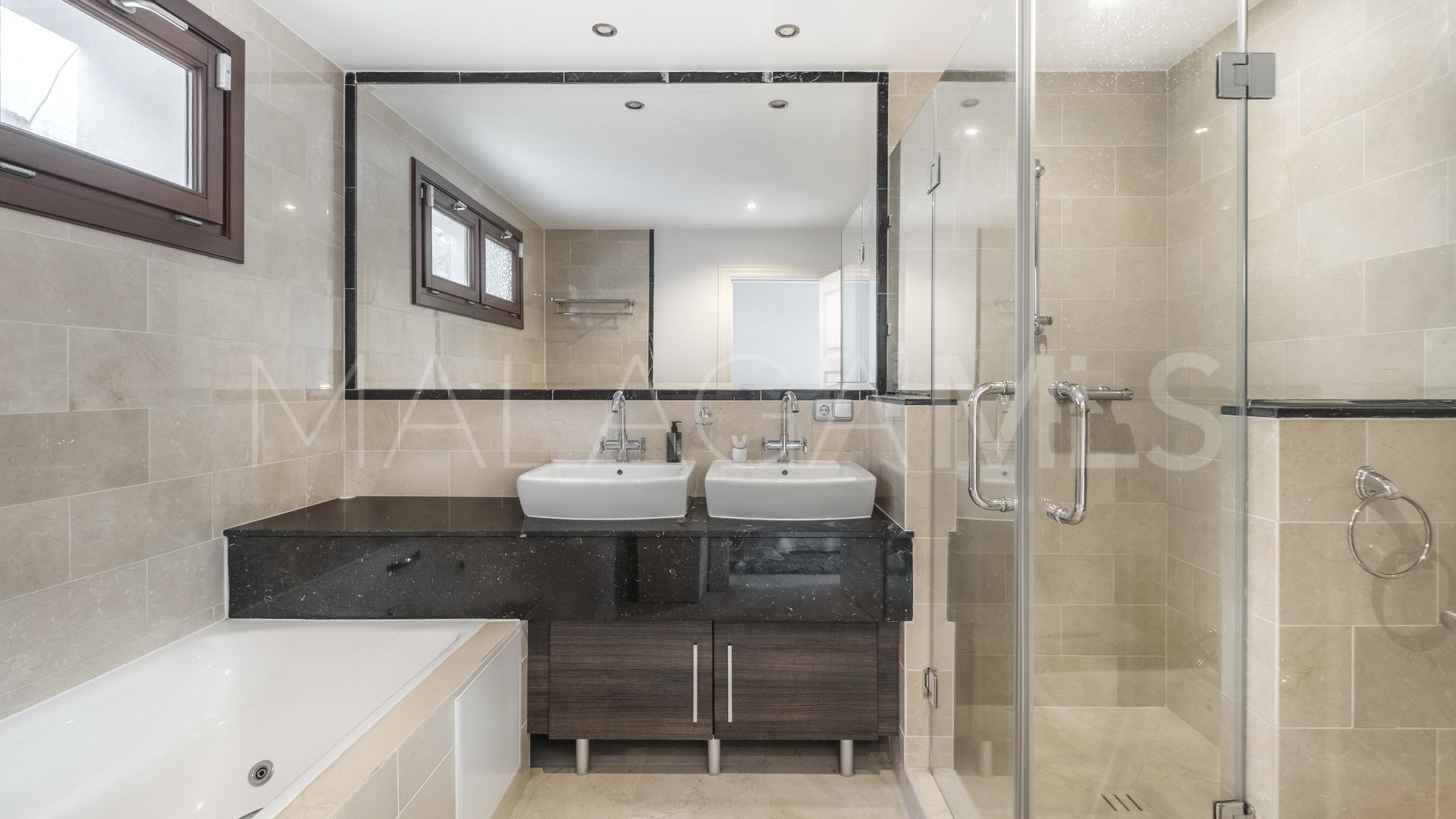 Villa for sale in El Madroñal