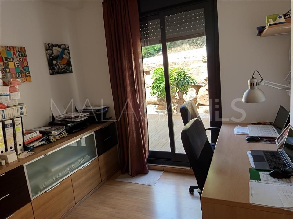 3 bedrooms Selwo apartment for sale