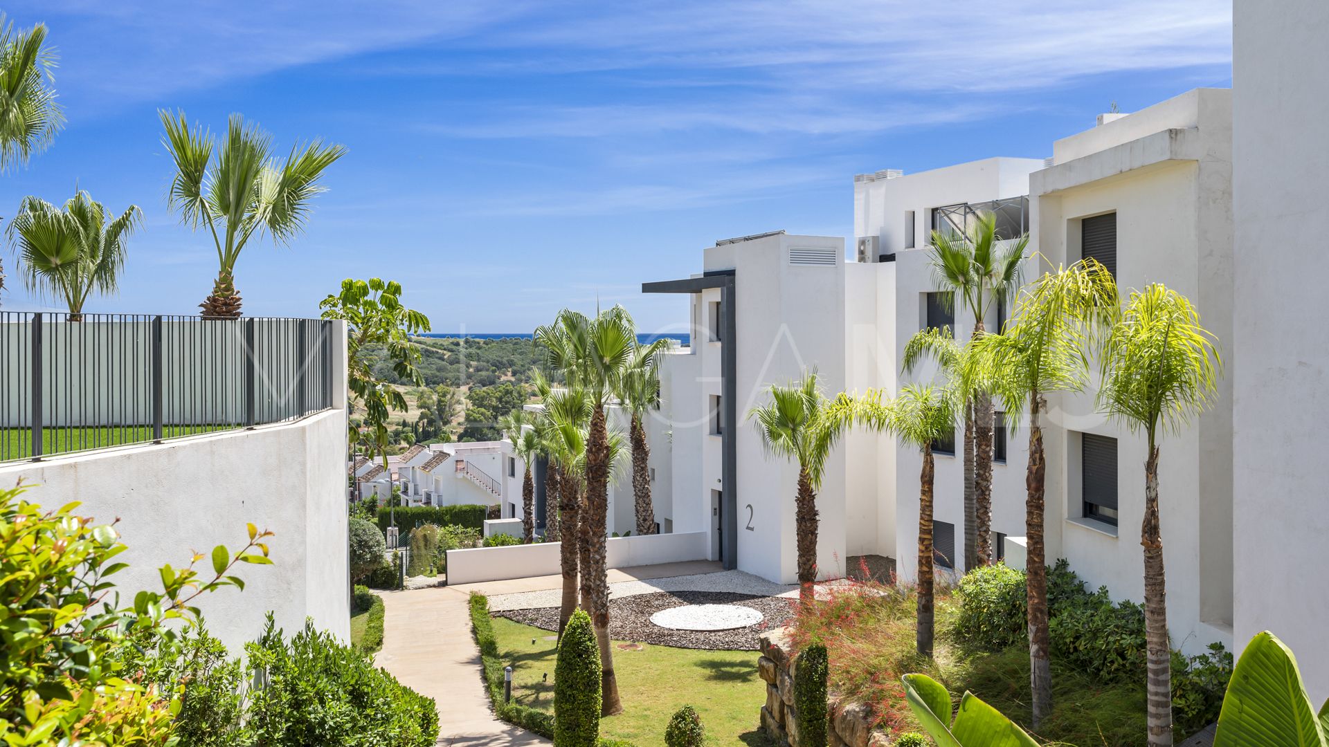 For sale apartment in Estepona Golf