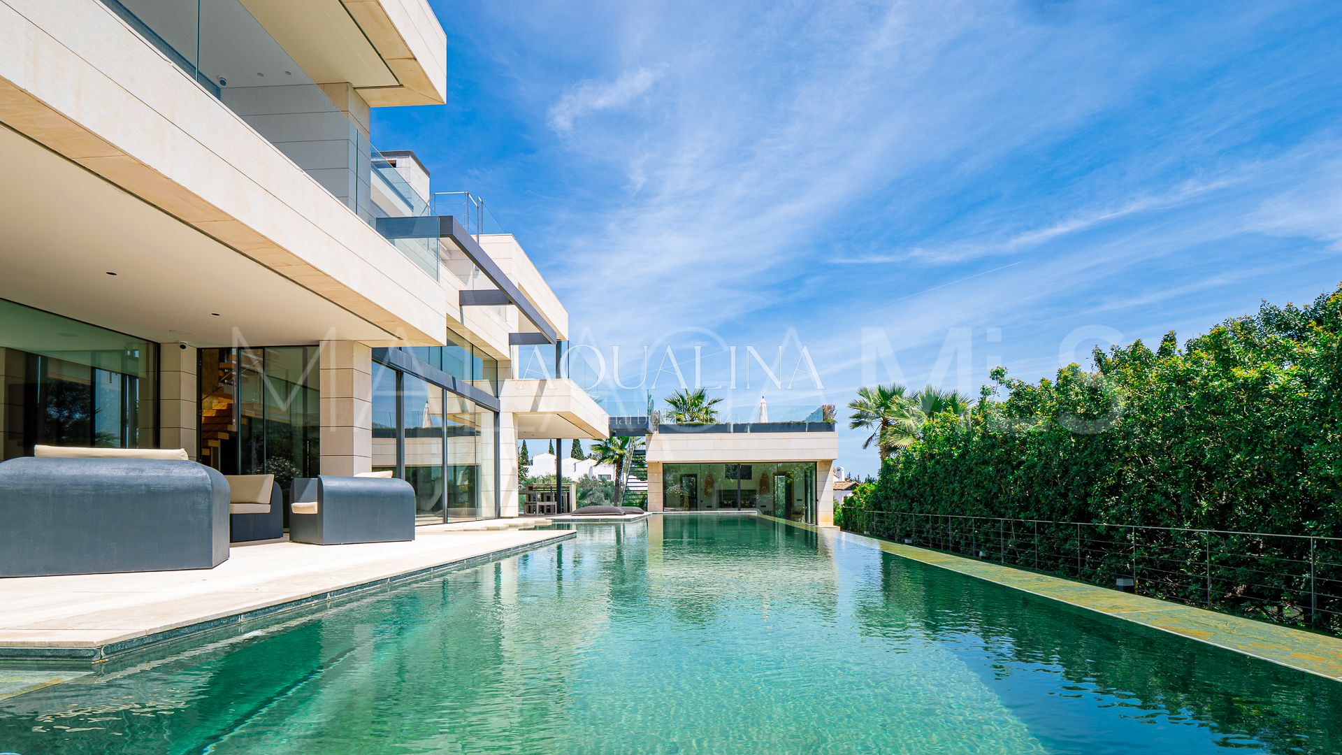Villa for sale in Las Lomas del Marbella Club