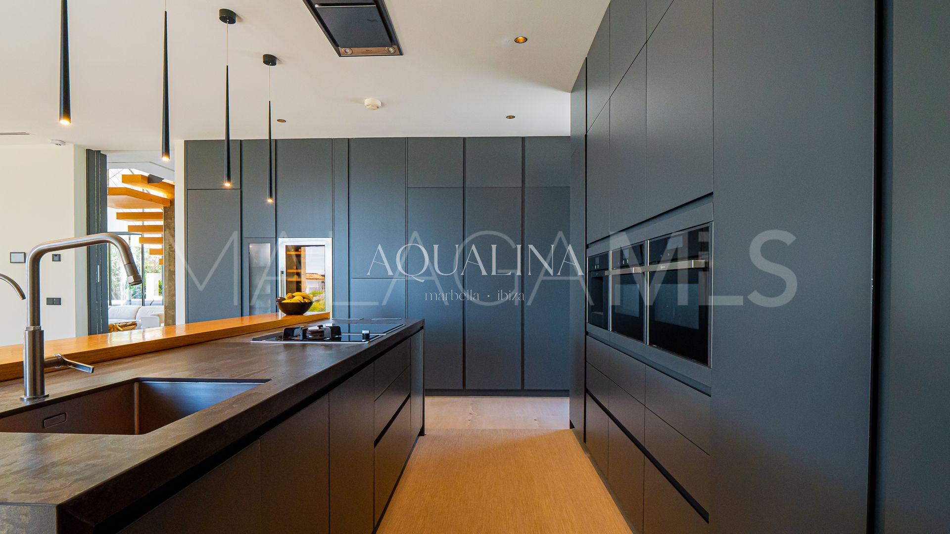 Villa for sale in Las Lomas del Marbella Club