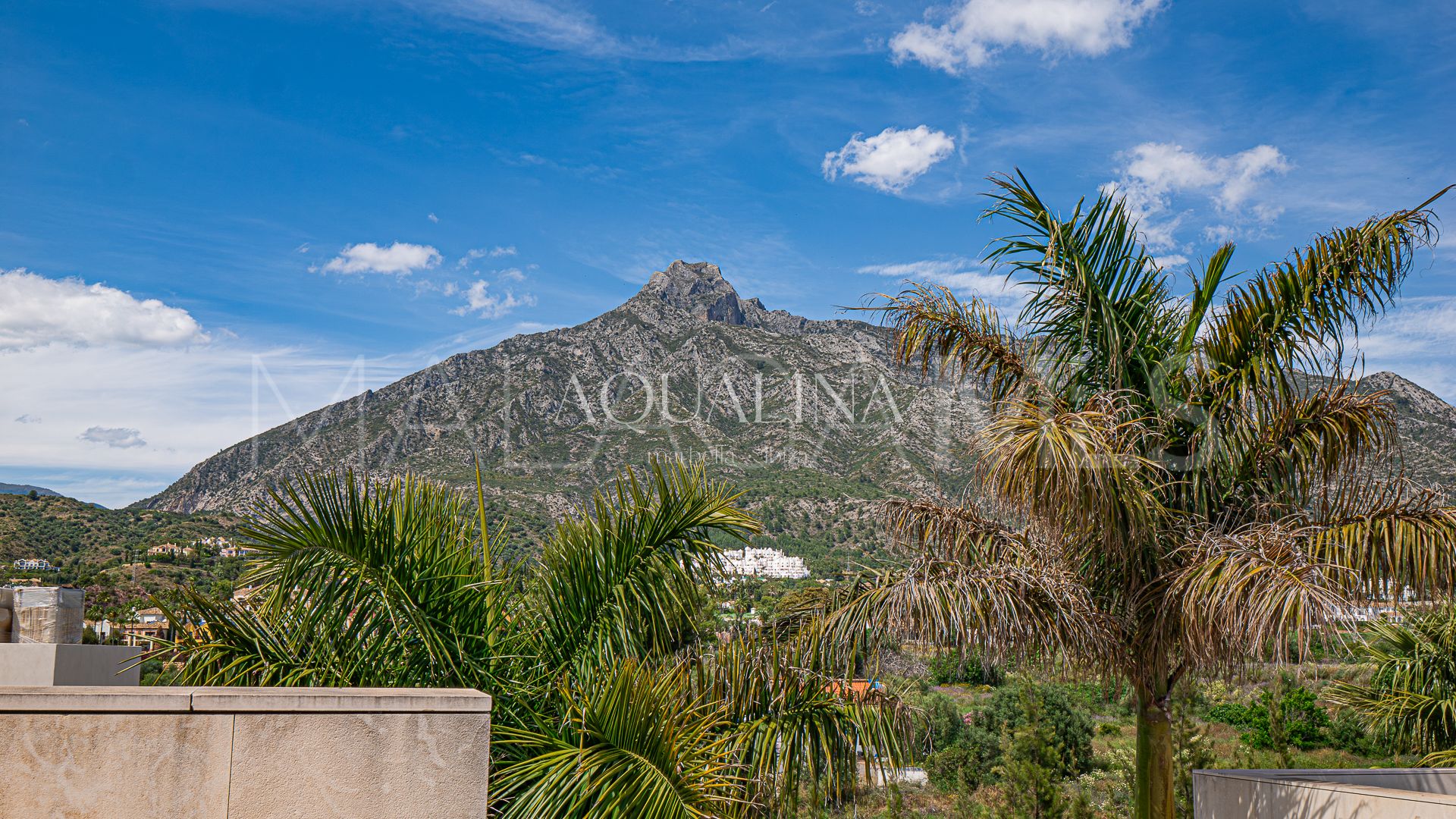 Villa for sale in Las Lomas del Marbella Club