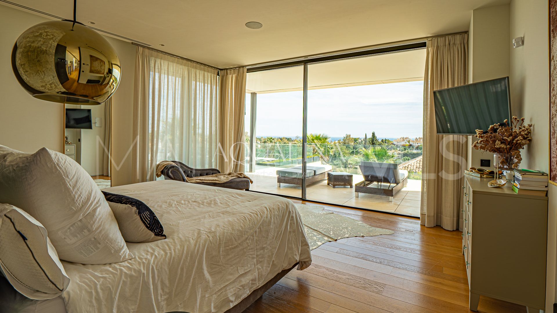Villa for sale in Las Lomas del Marbella Club