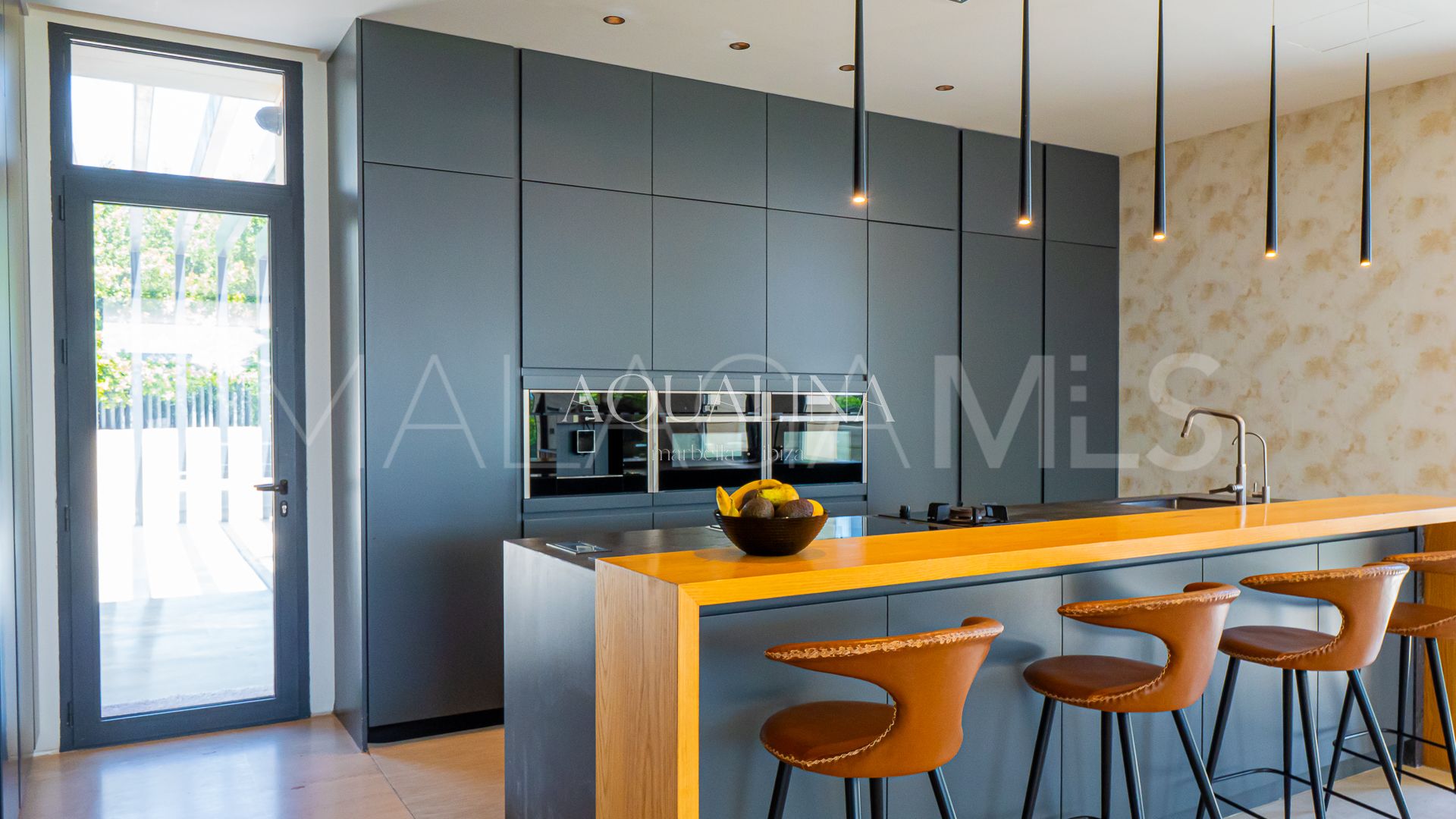 Villa for sale in Las Lomas del Marbella Club