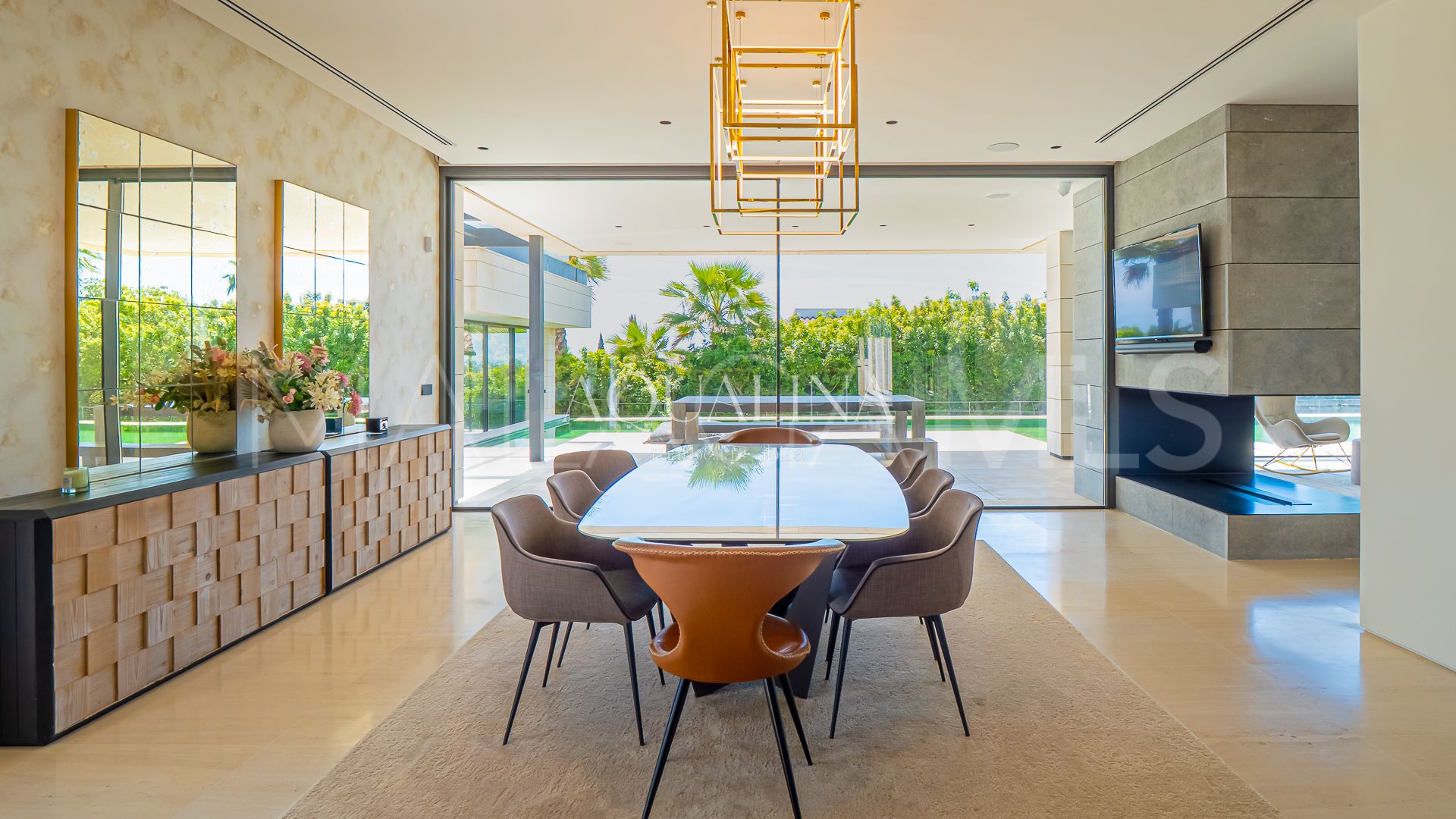 Villa for sale in Las Lomas del Marbella Club
