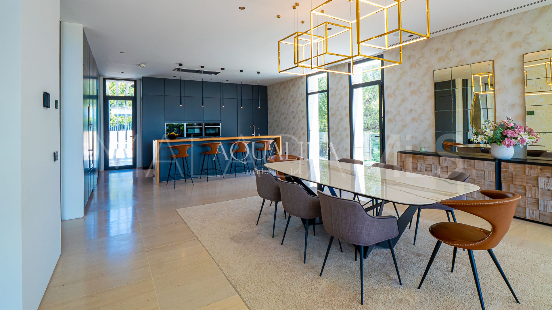 Villa for sale in Las Lomas del Marbella Club