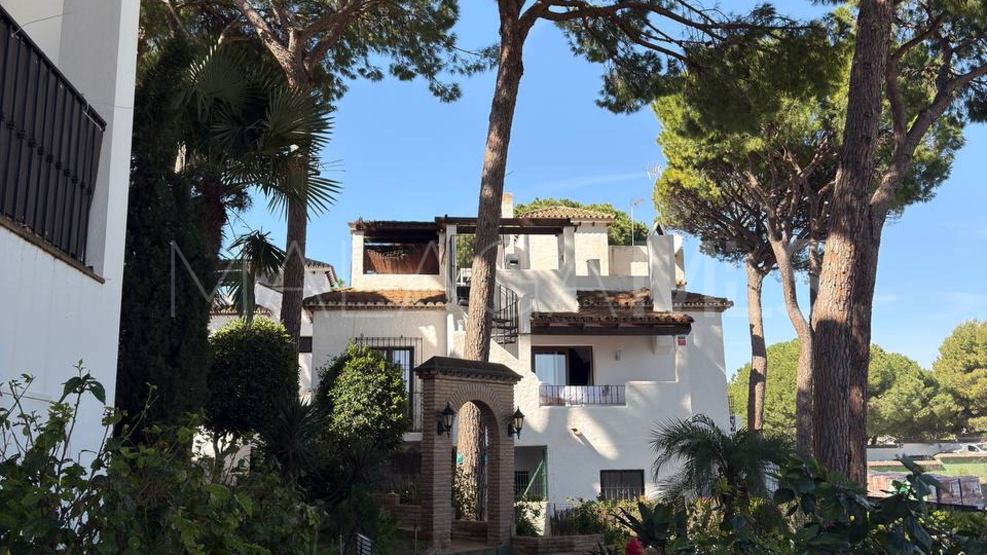 Appartement for sale in Los Pinos de Aloha