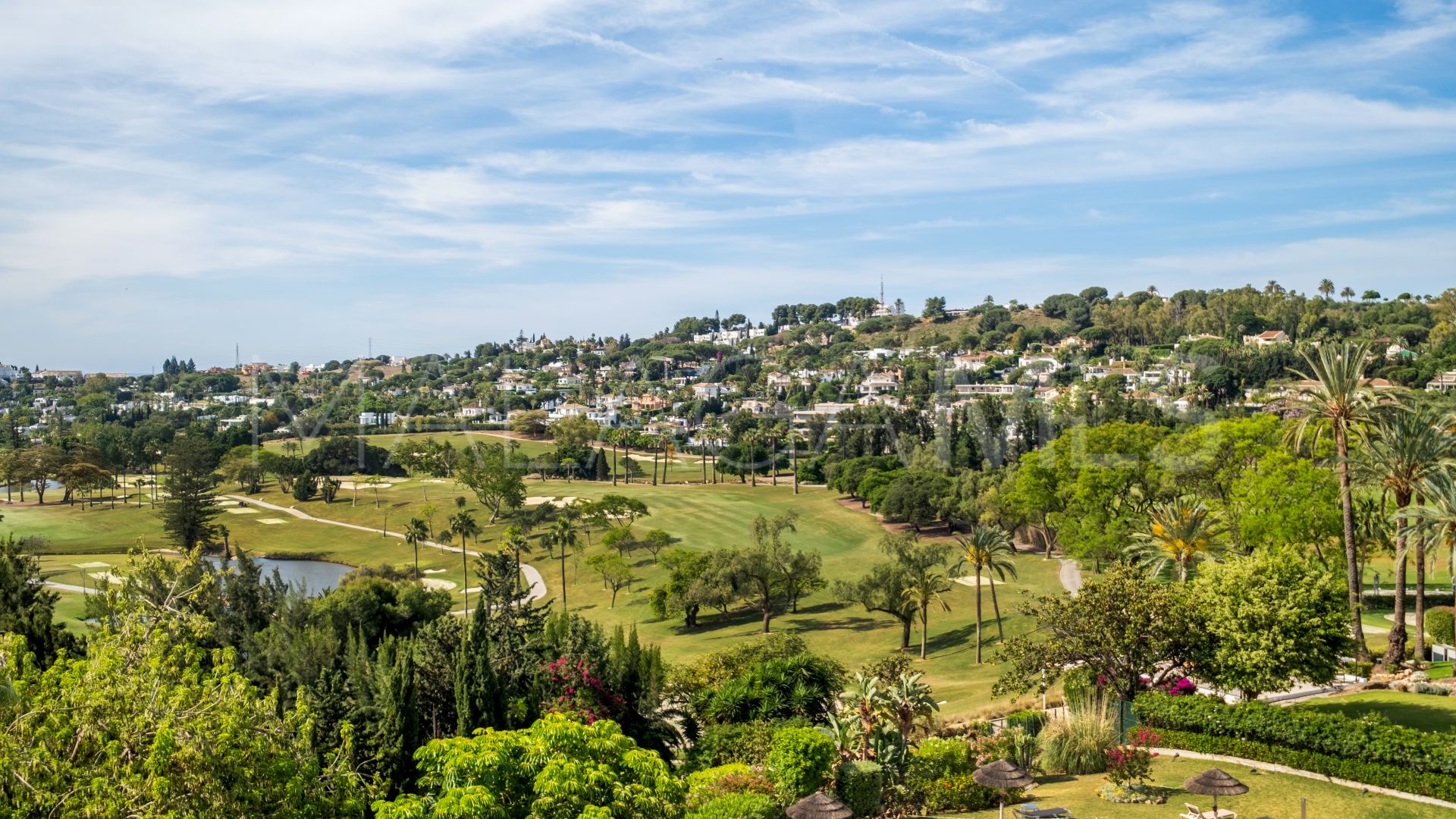 For sale penthouse in Hotel del Golf