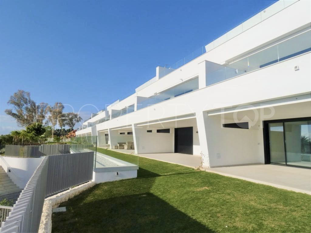 For sale ground floor apartment in Azahar de Marbella