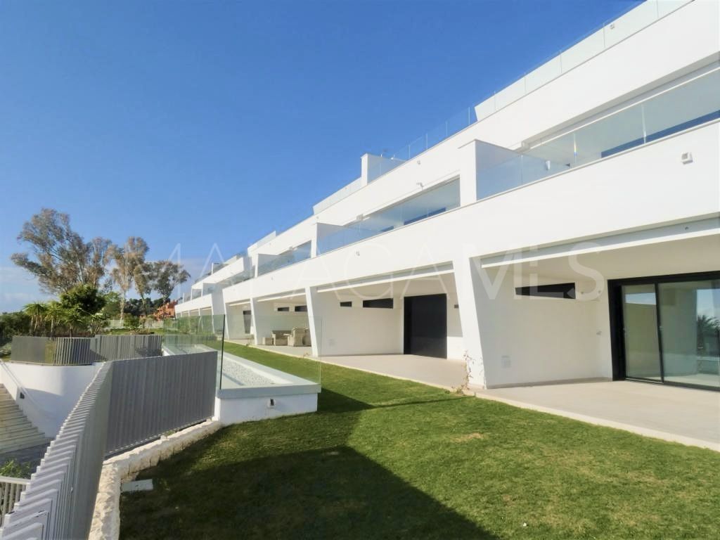 For sale ground floor apartment in Azahar de Marbella