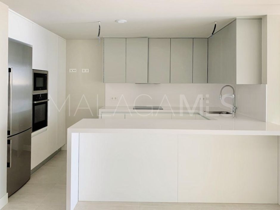 For sale ground floor apartment in Azahar de Marbella