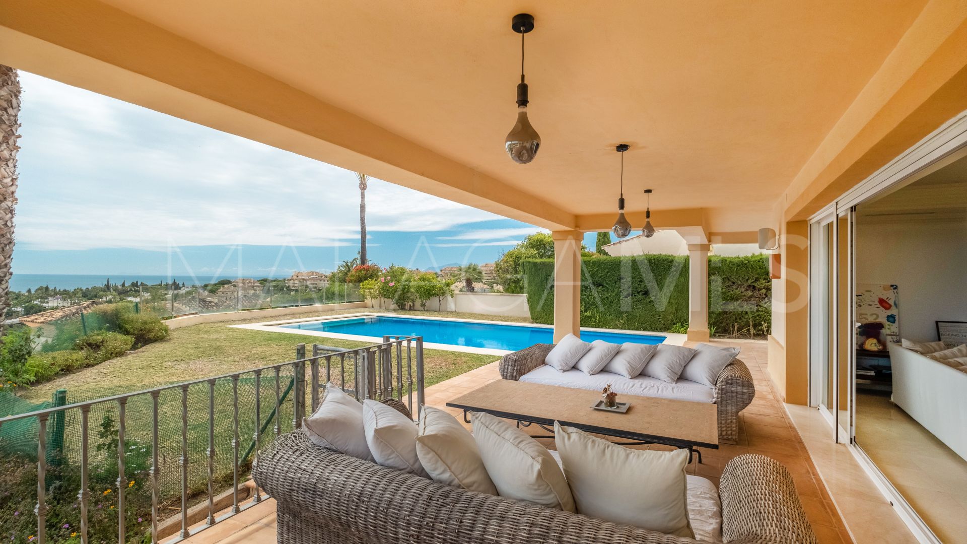 For sale Elviria 7 bedrooms villa