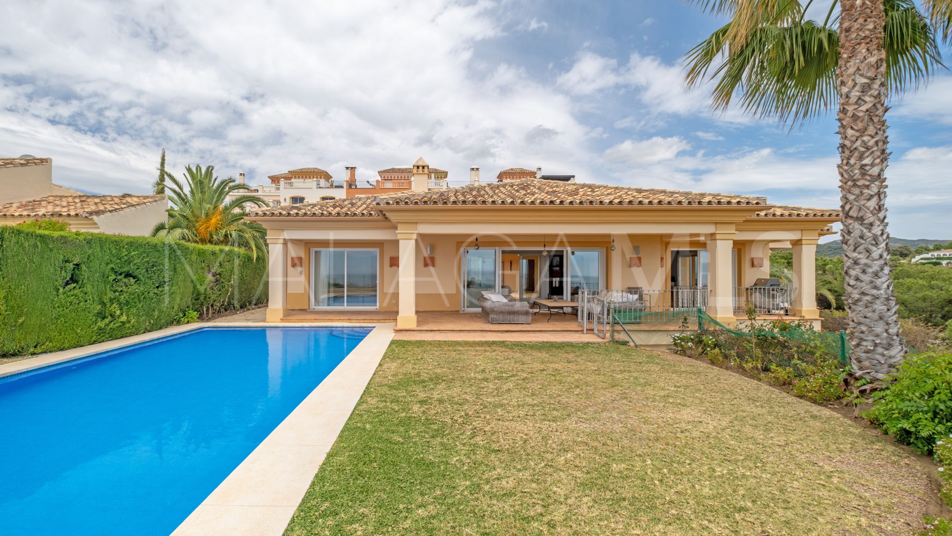 For sale Elviria 7 bedrooms villa