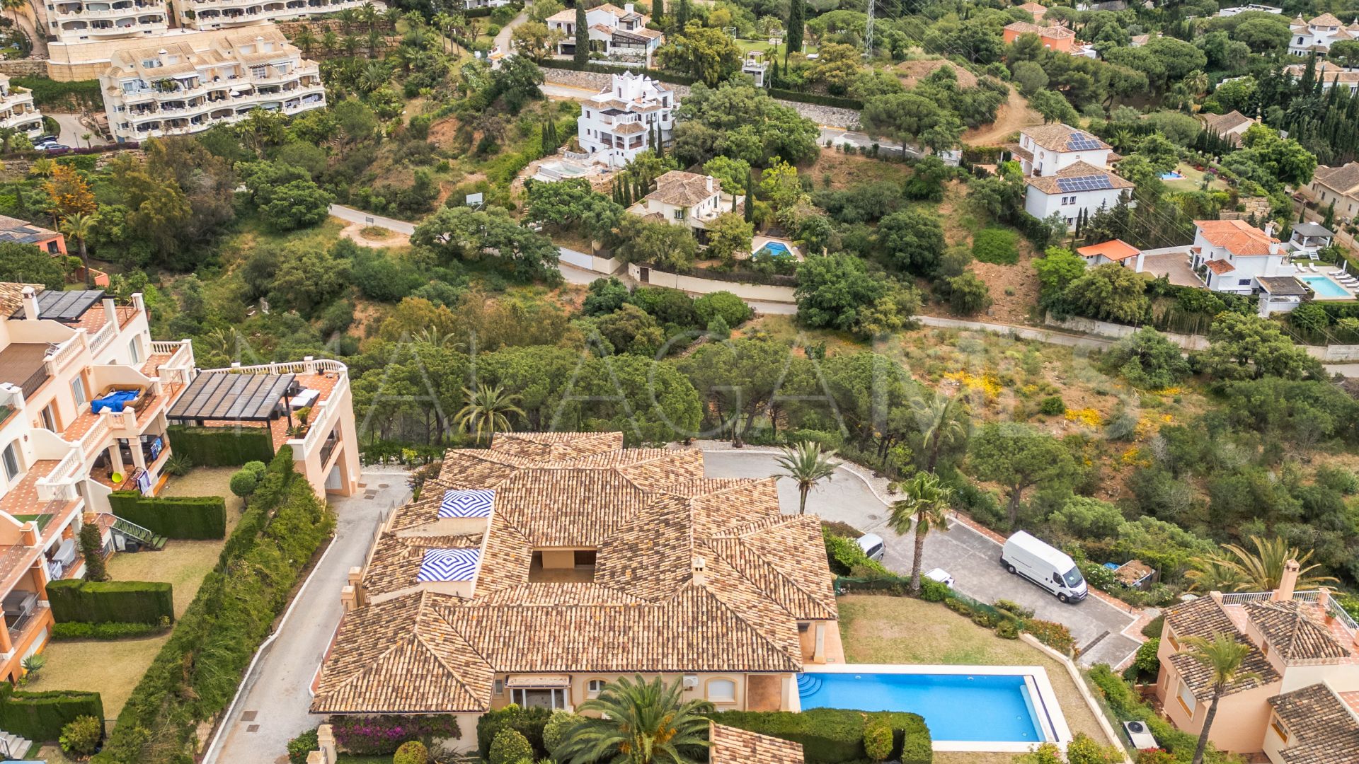 For sale Elviria 7 bedrooms villa