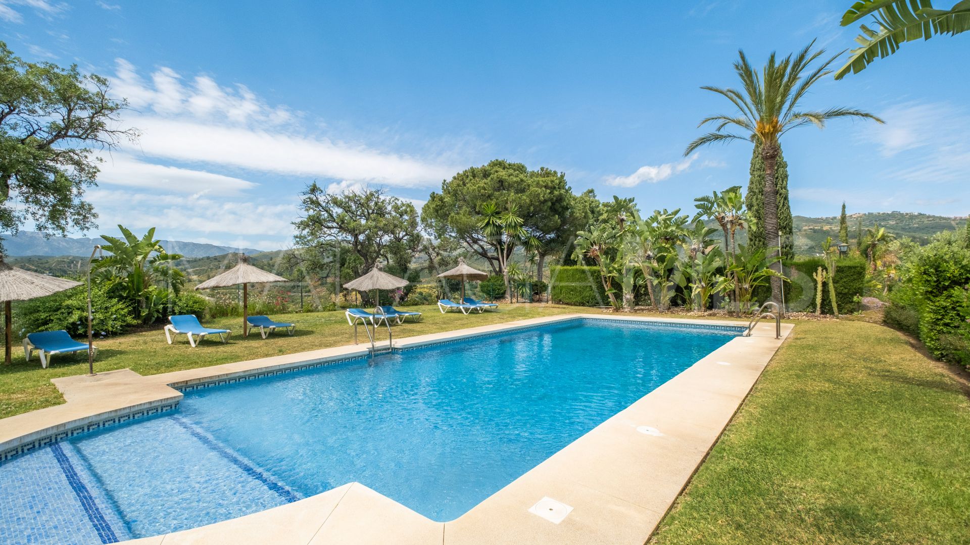 Maison jumelée for sale in Elviria