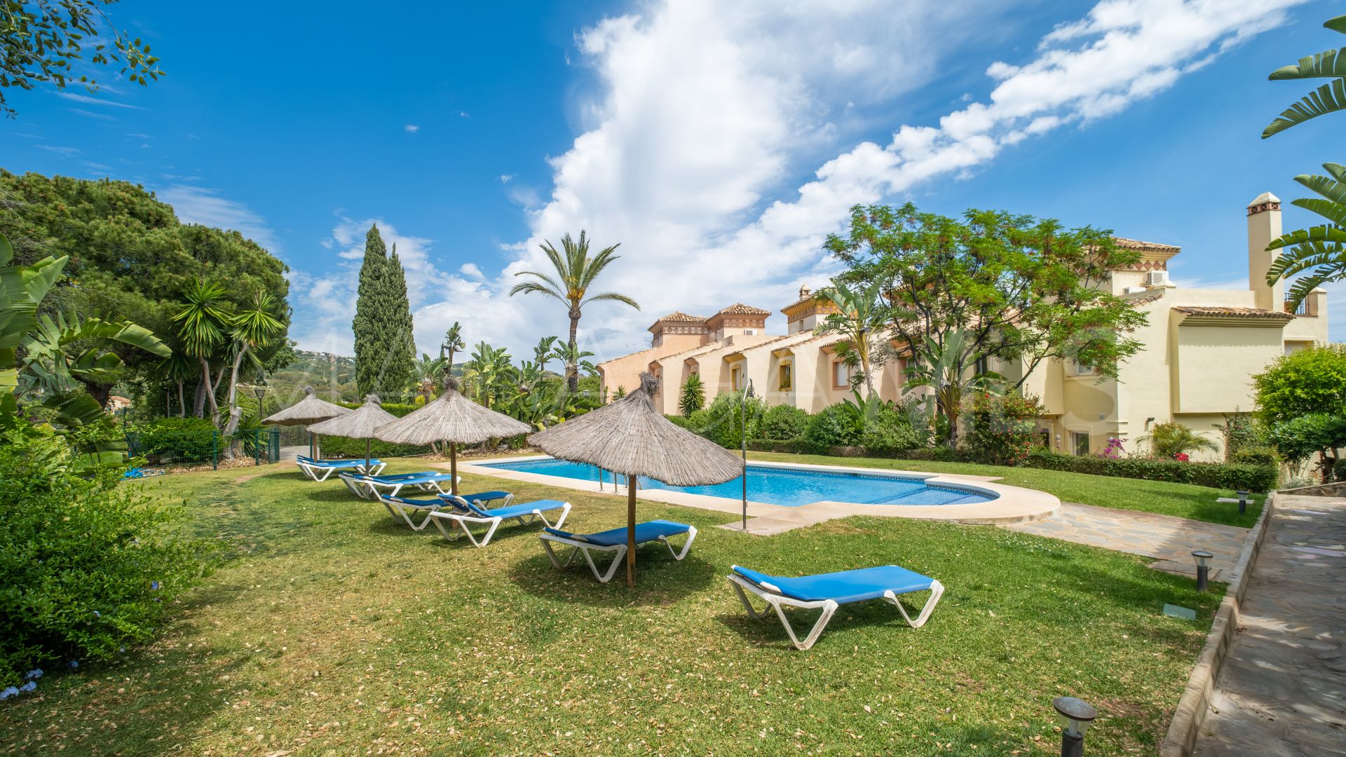 Maison jumelée for sale in Elviria