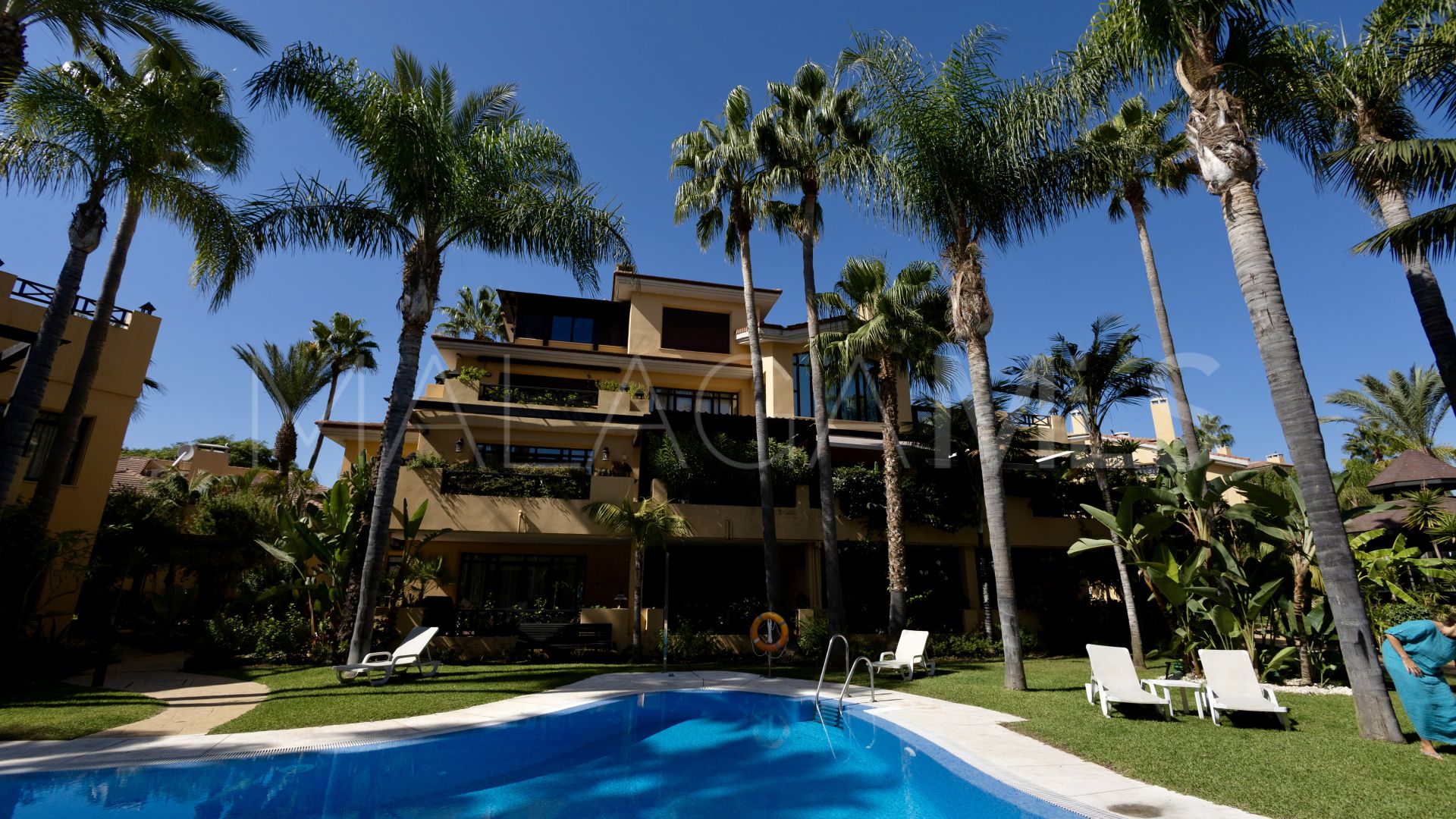 Apartamento planta baja de 3 bedrooms for sale in Bahia de Banus