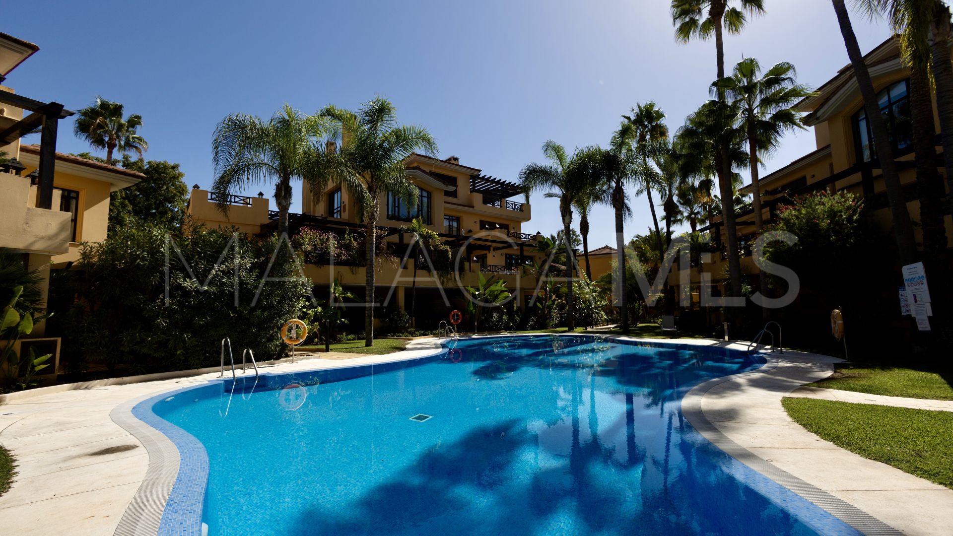 3 bedrooms ground floor apartment in Bahia de Banus for sale