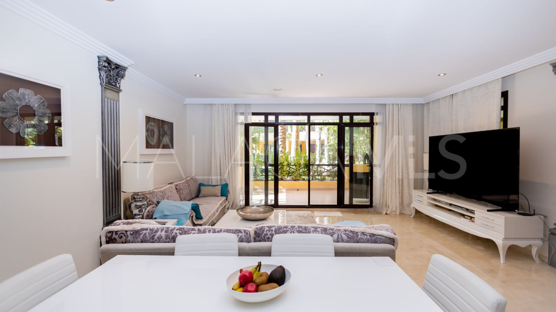 Apartamento planta baja de 3 bedrooms for sale in Bahia de Banus