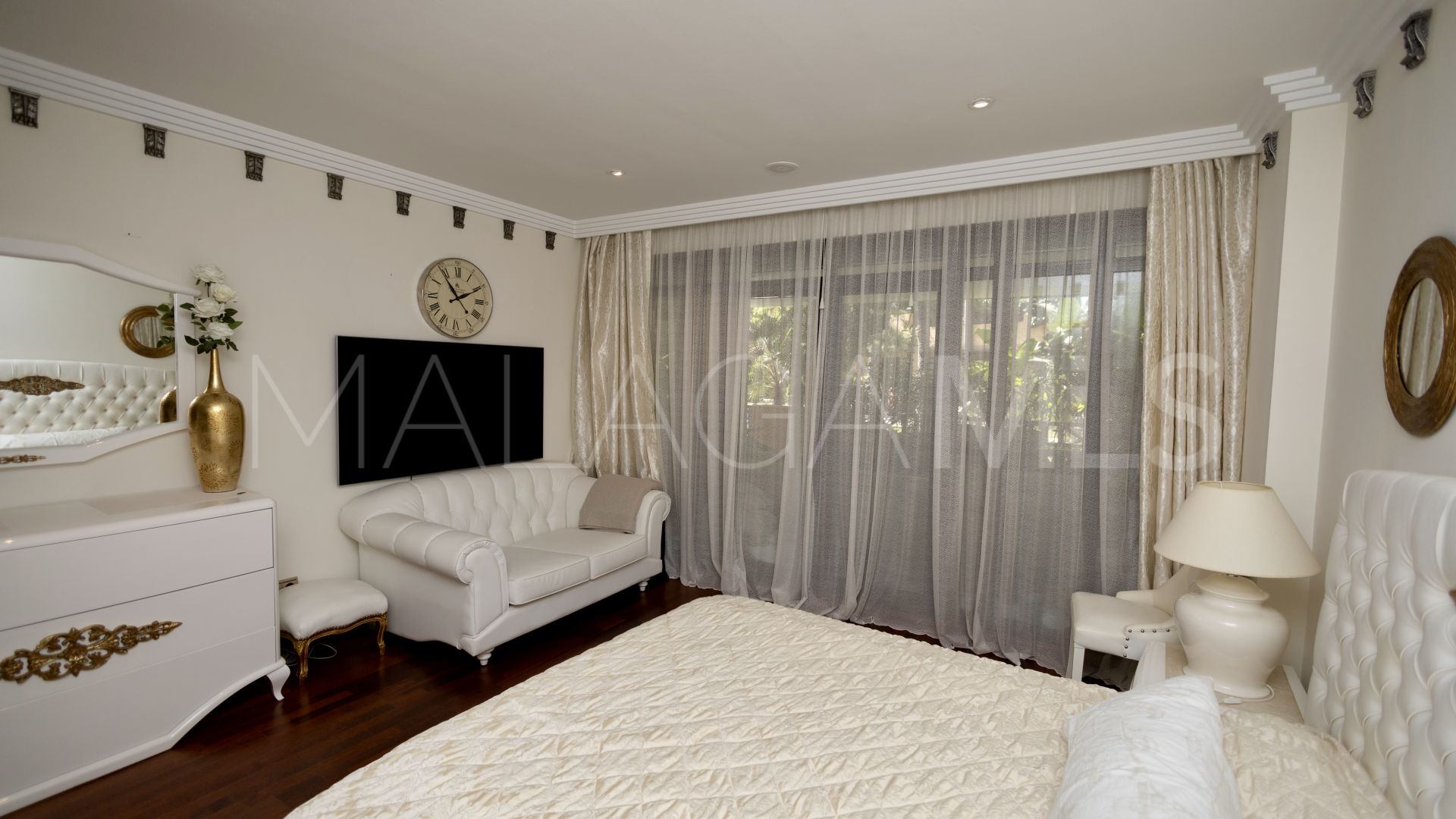 3 bedrooms ground floor apartment in Bahia de Banus for sale