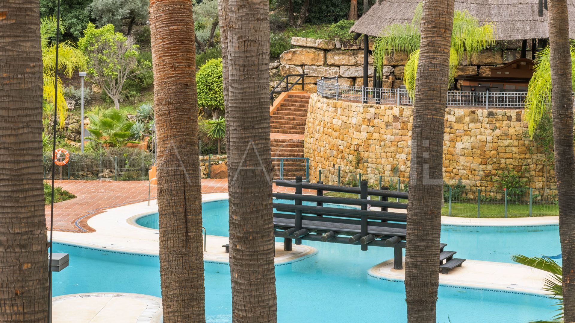 Buy apartment with 3 bedrooms in Alminar de Marbella