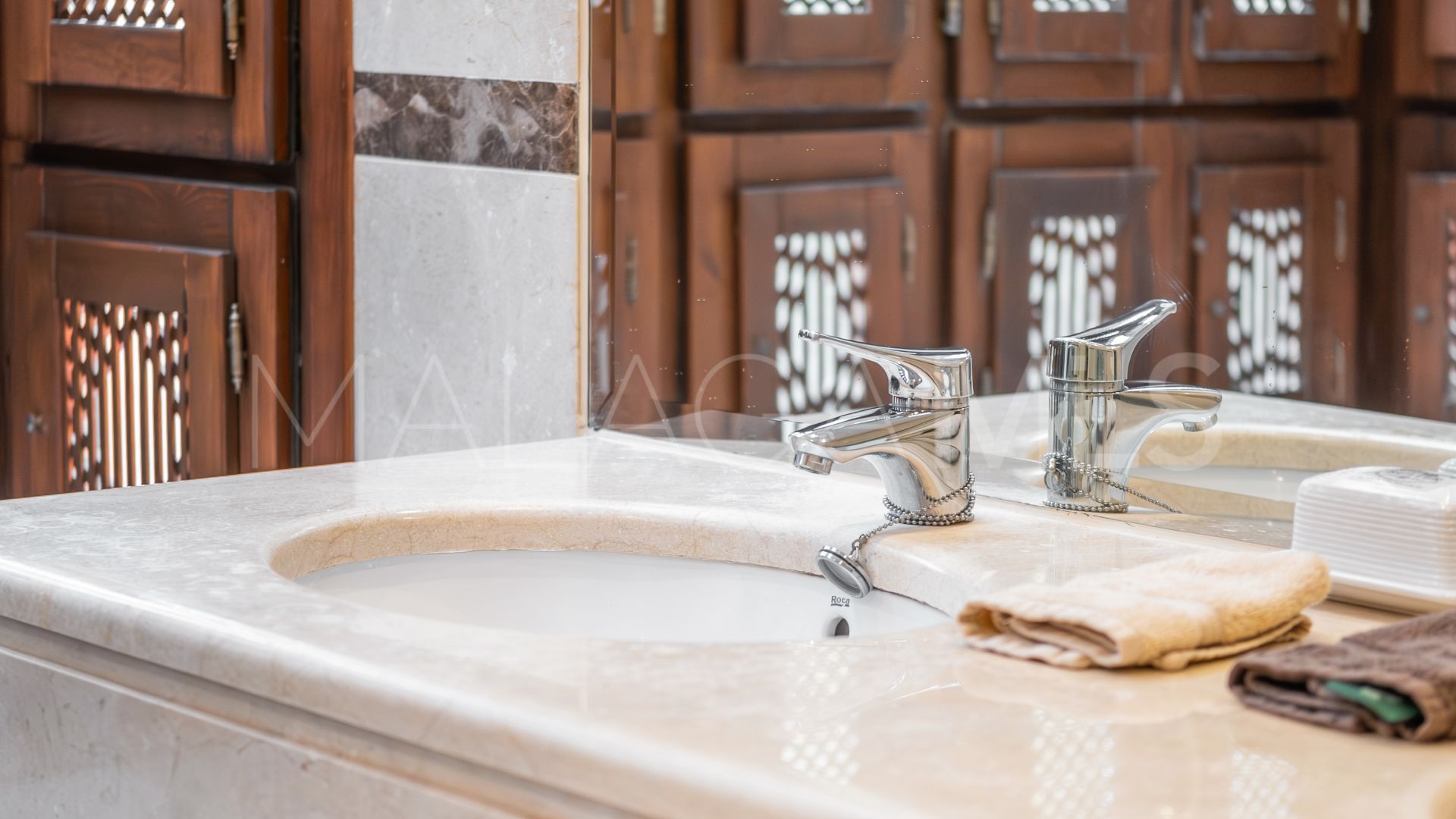 Buy apartment with 3 bedrooms in Alminar de Marbella