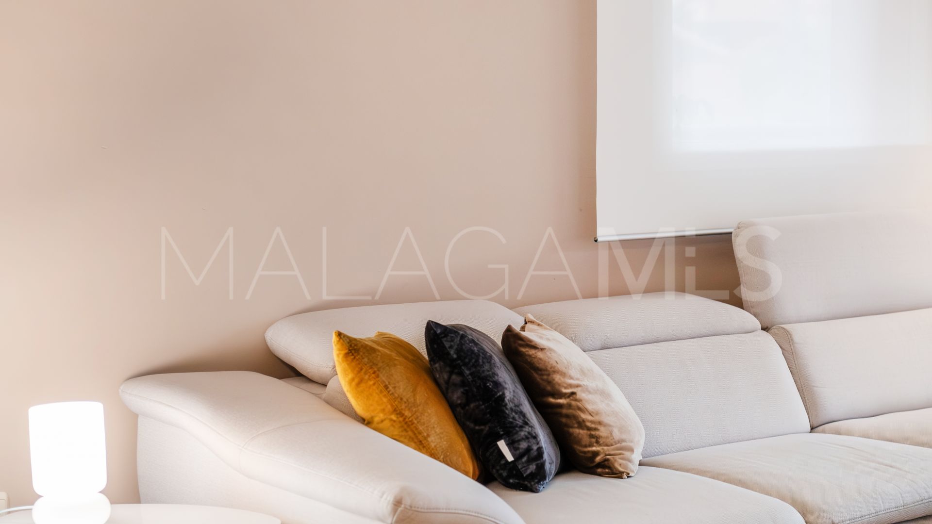 Buy apartment with 3 bedrooms in Alminar de Marbella