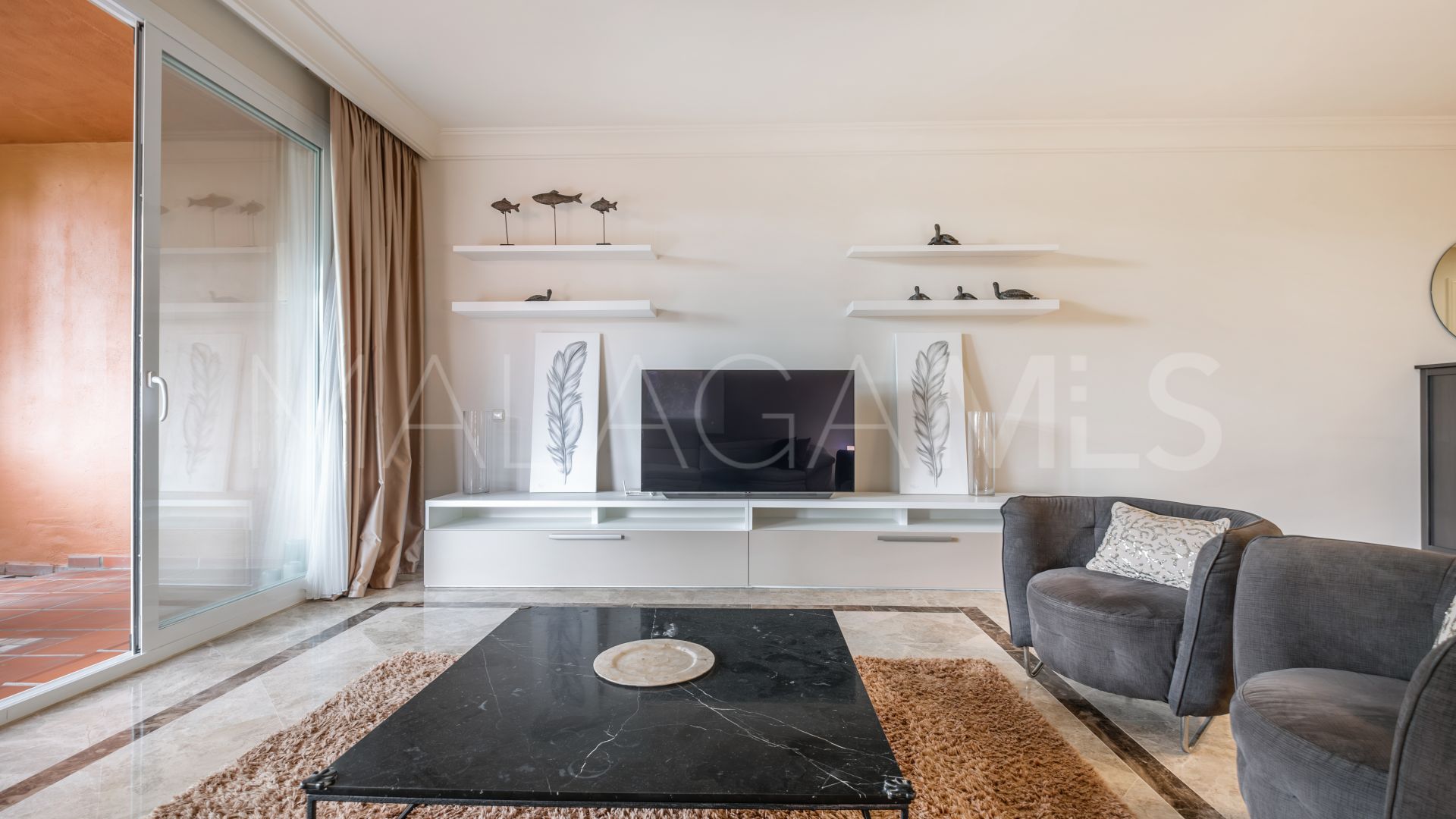 Buy apartment with 3 bedrooms in Alminar de Marbella