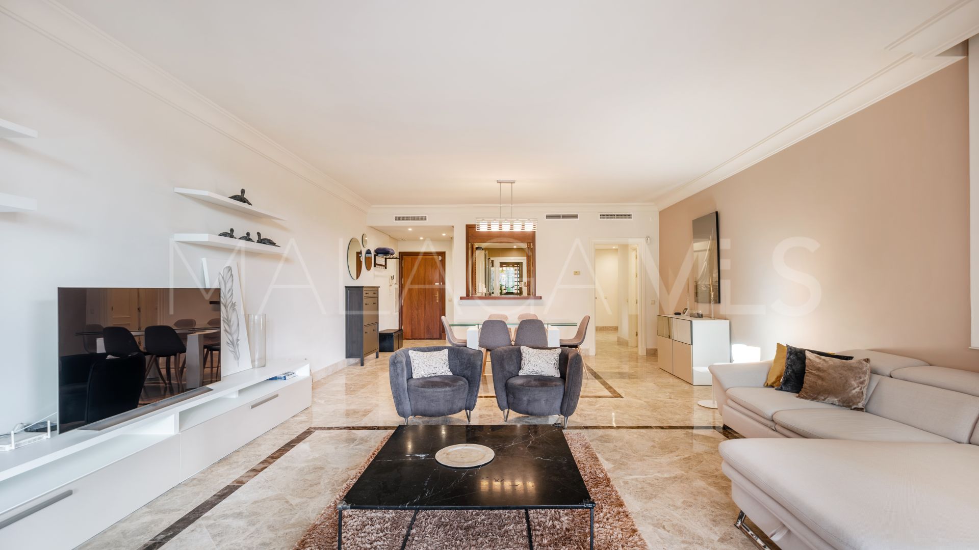 Buy apartment with 3 bedrooms in Alminar de Marbella