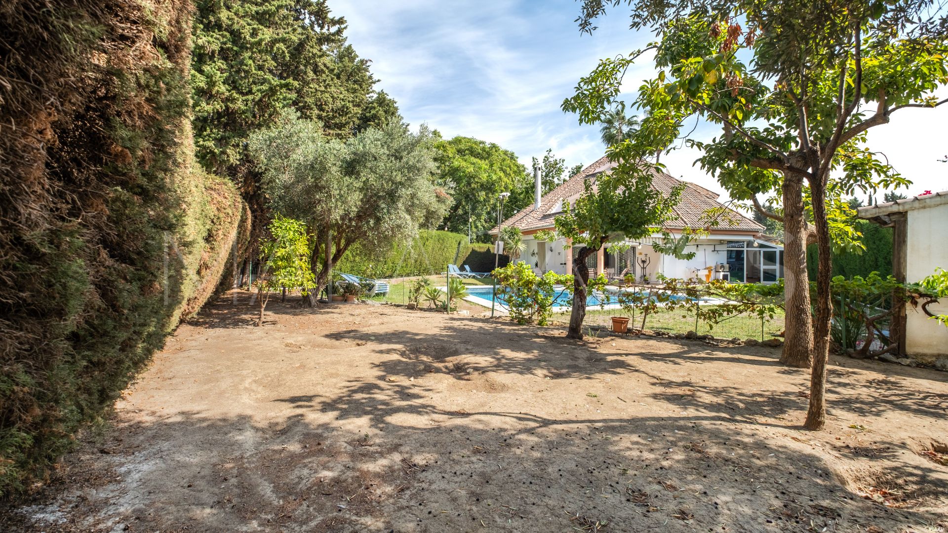 Hus i byn for sale in Bel Air