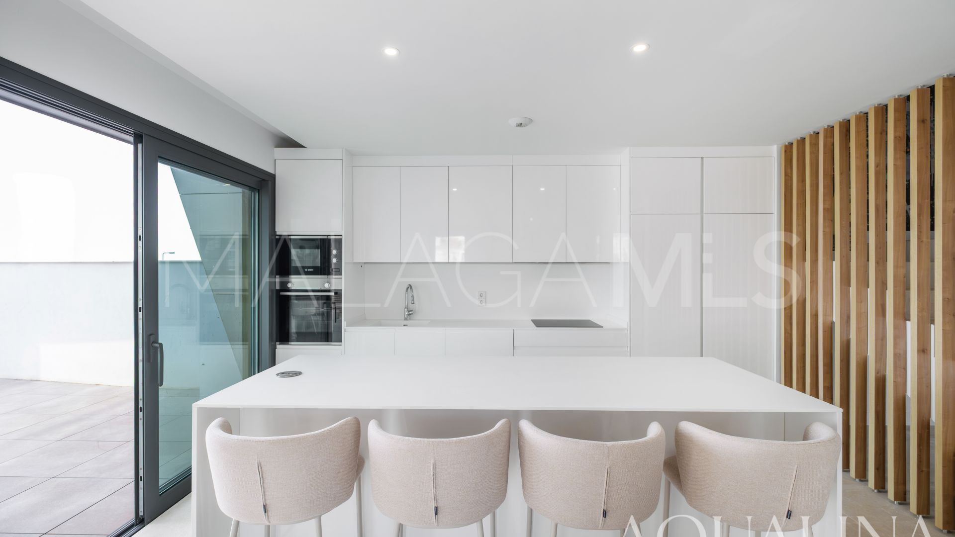 Buy adosado de 4 bedrooms in El Chaparral