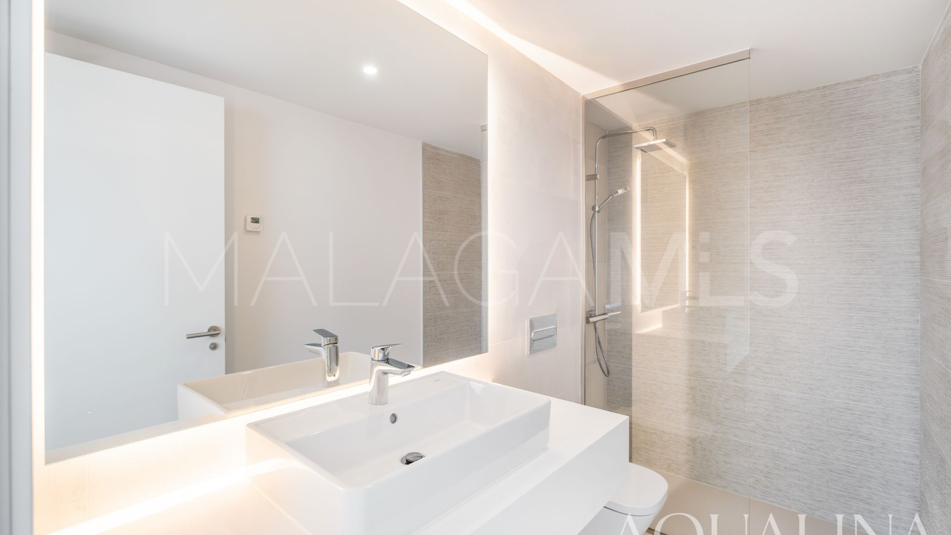 Buy adosado de 4 bedrooms in El Chaparral