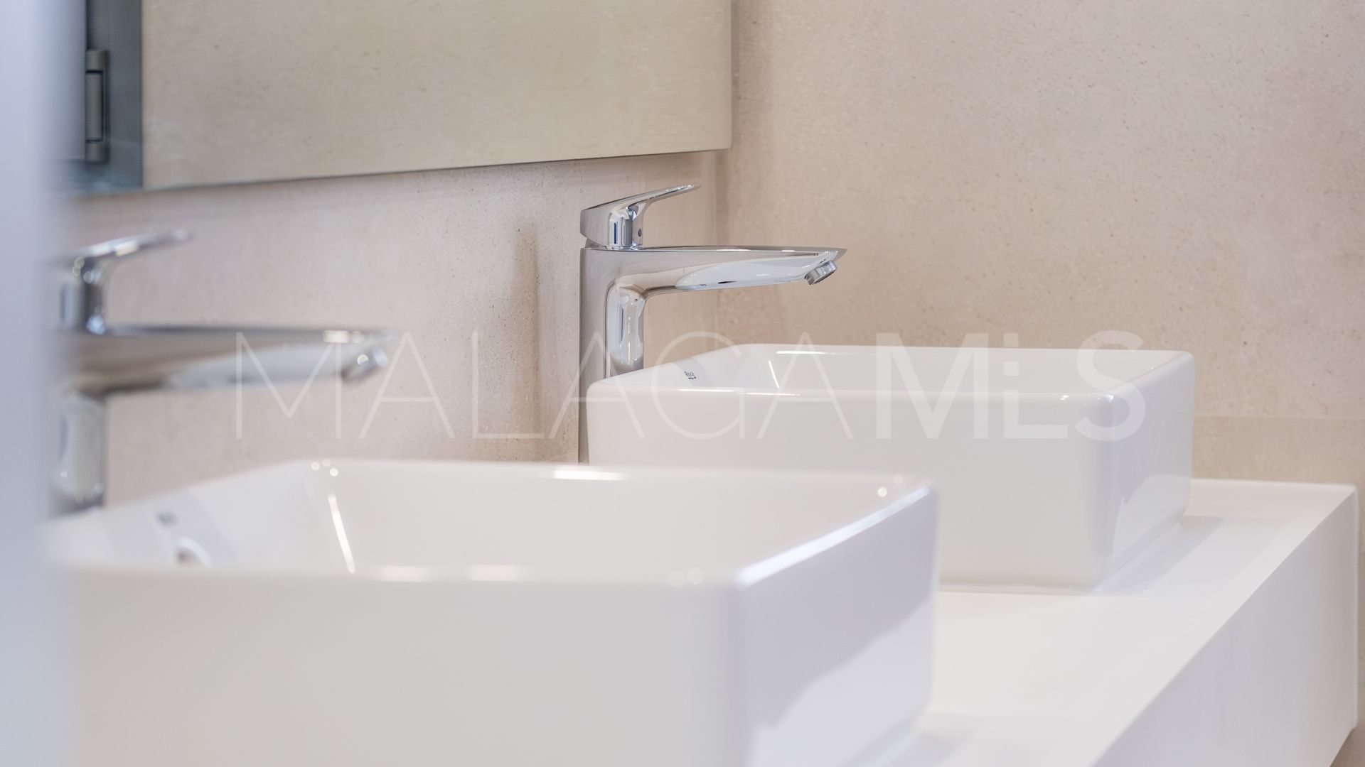 Buy adosado de 4 bedrooms in El Chaparral