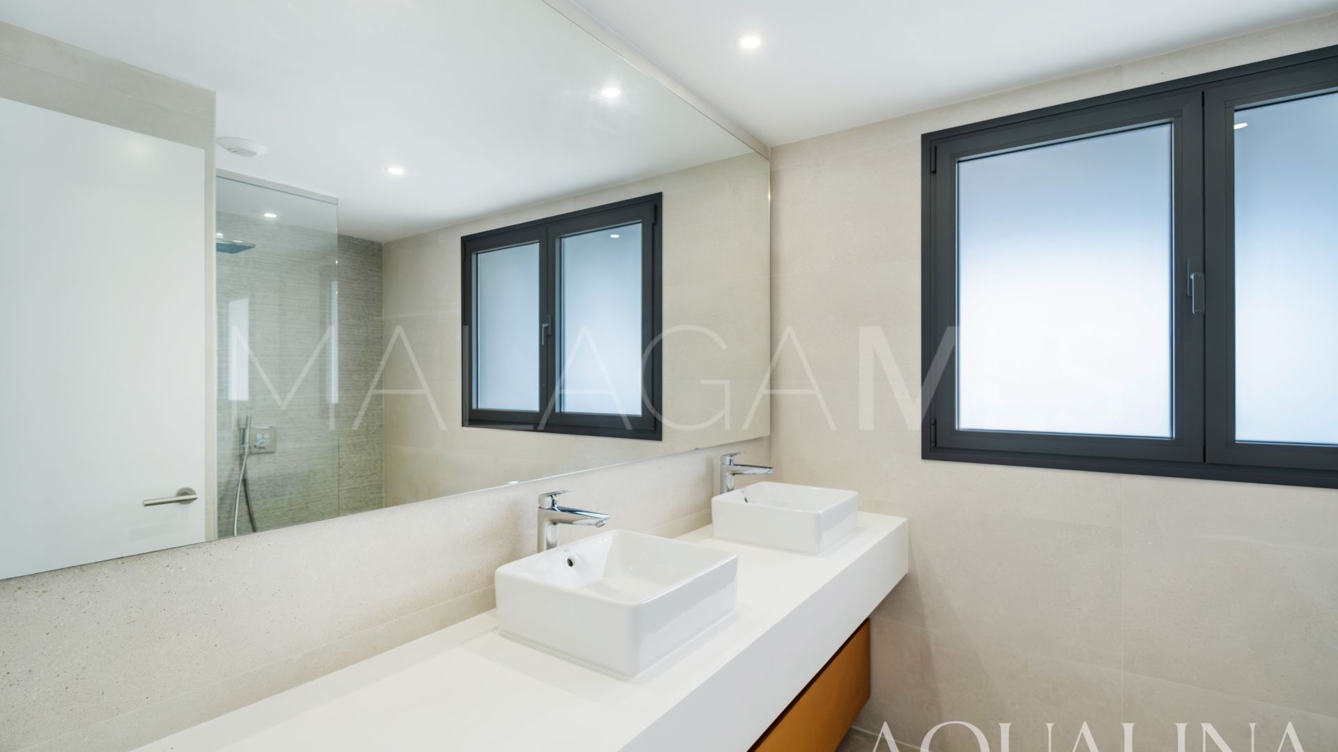Buy adosado de 4 bedrooms in El Chaparral