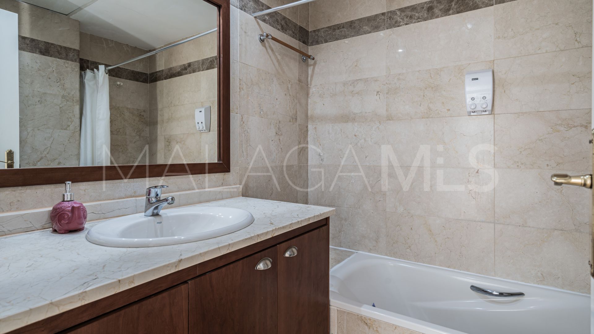 Duplex penthouse for sale in S. Pedro Centro