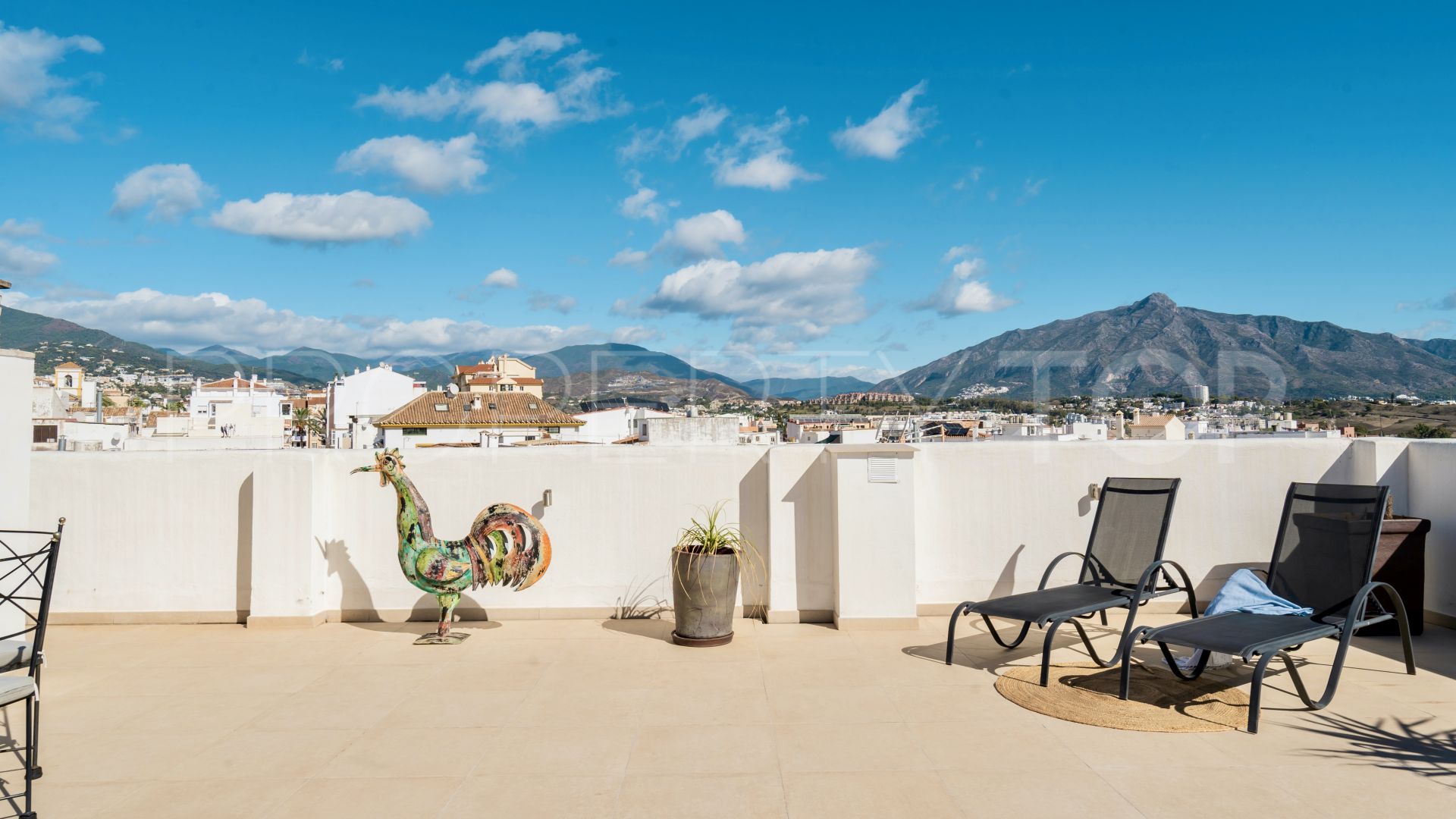 Buy duplex penthouse in San Pedro de Alcantara with 3 bedrooms