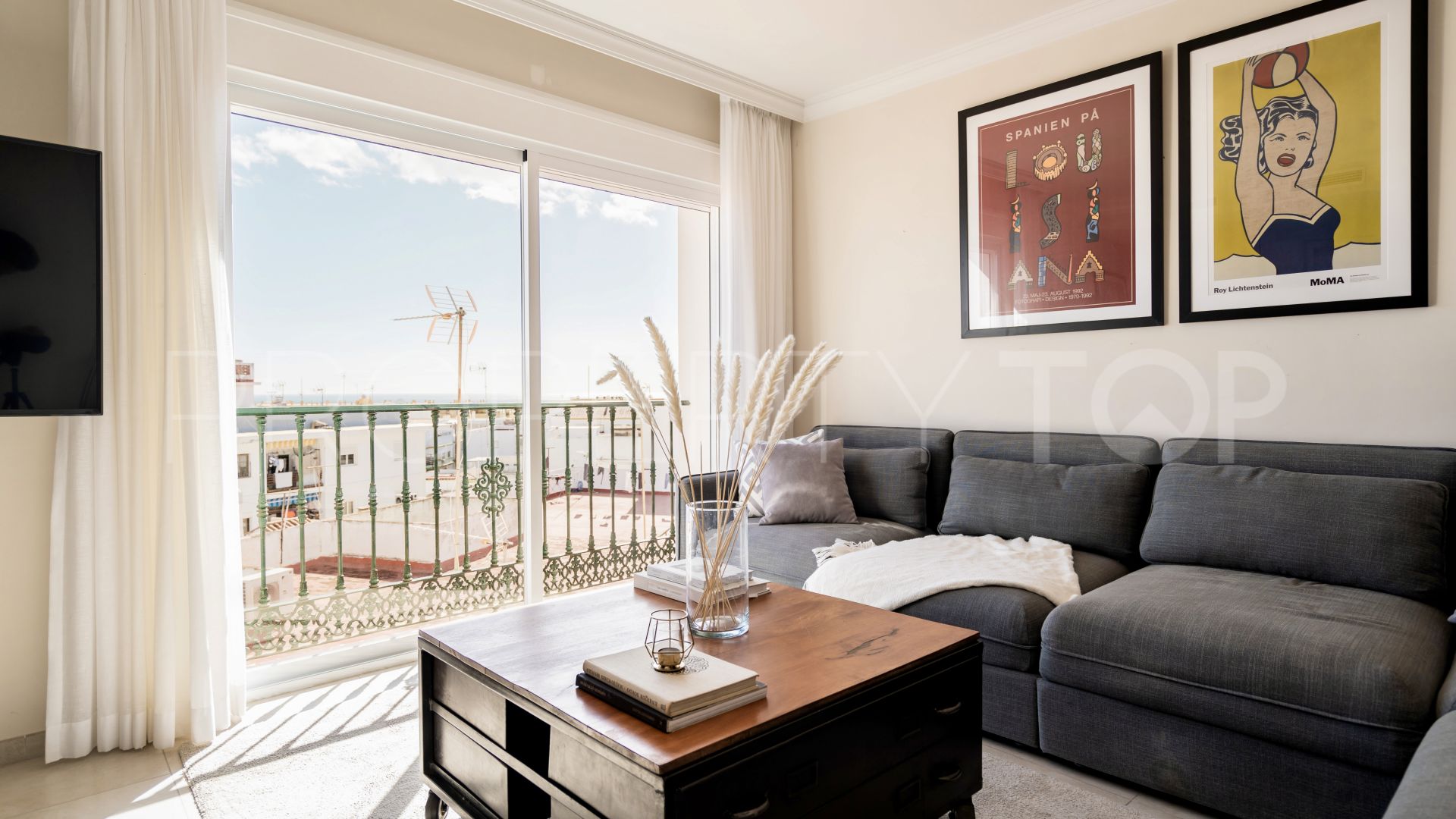 Buy duplex penthouse in San Pedro de Alcantara with 3 bedrooms