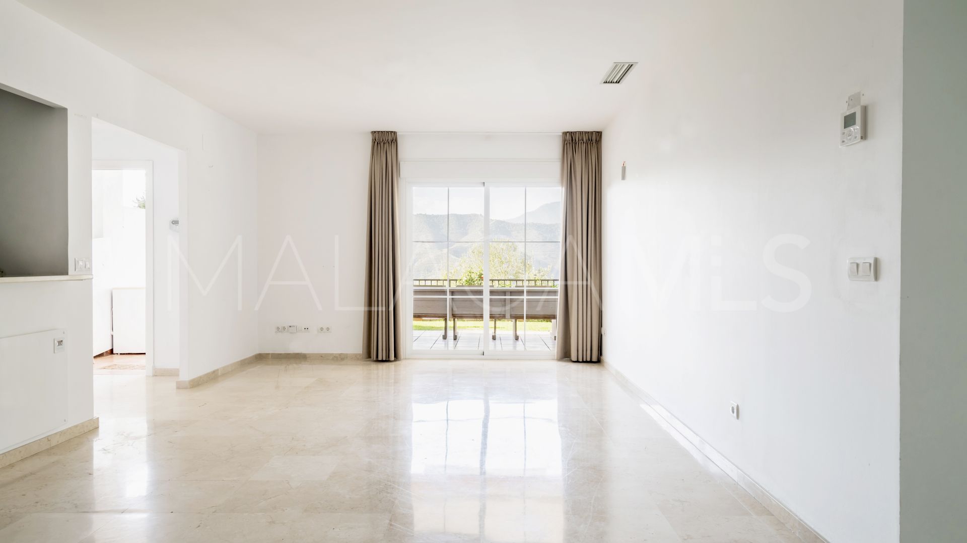 For sale 2 bedrooms ground floor apartment in Carretera de Istan