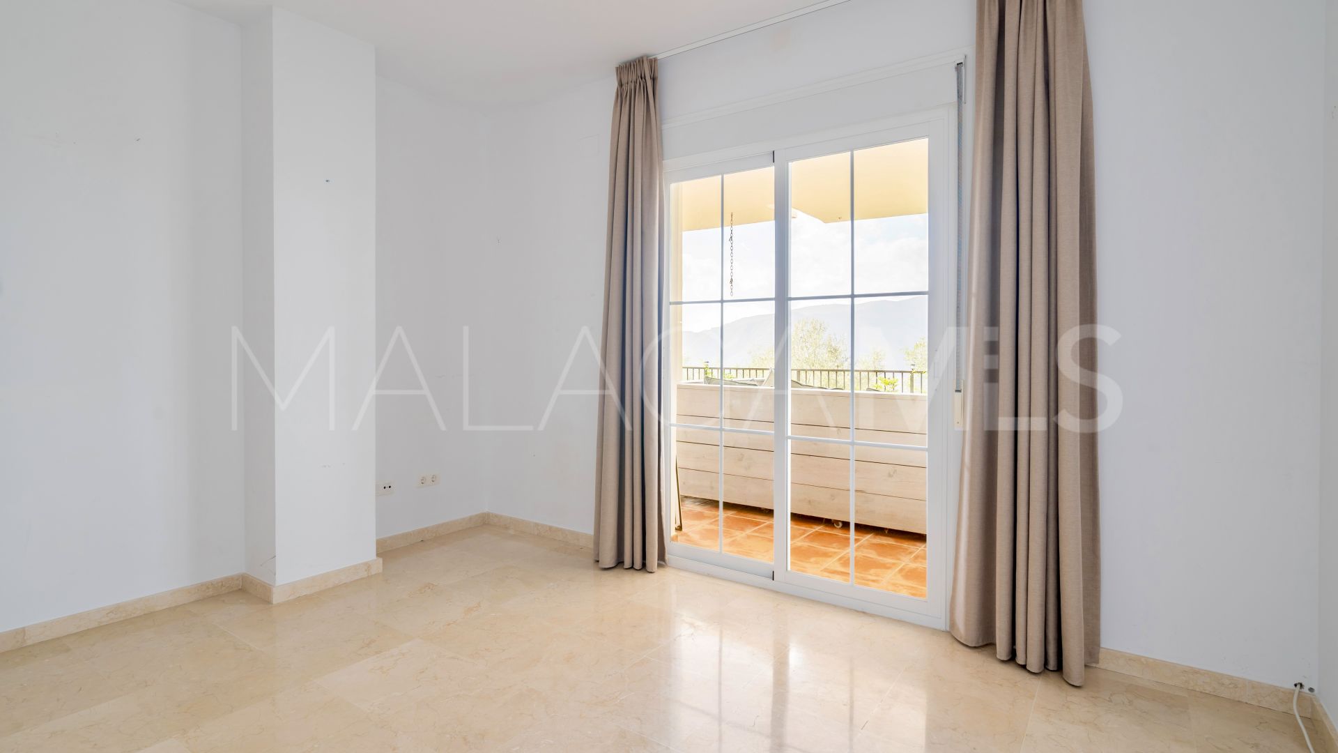 For sale 2 bedrooms ground floor apartment in Carretera de Istan