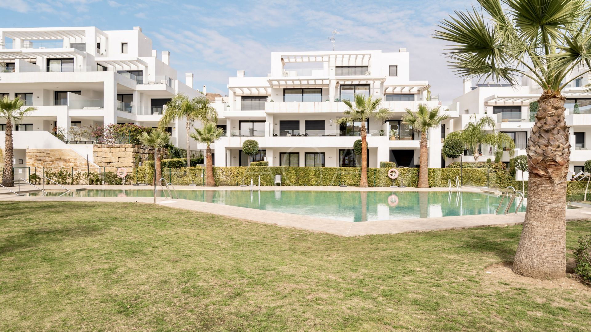 Ground floor apartment for sale in El Paraiso