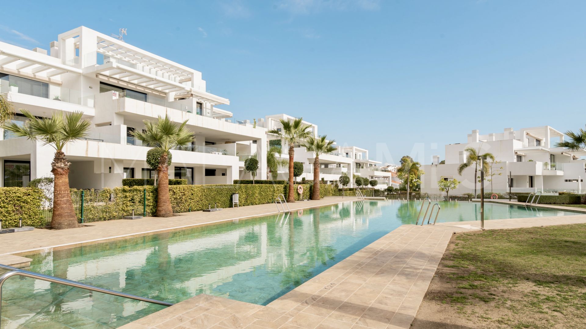 Ground floor apartment for sale in El Paraiso
