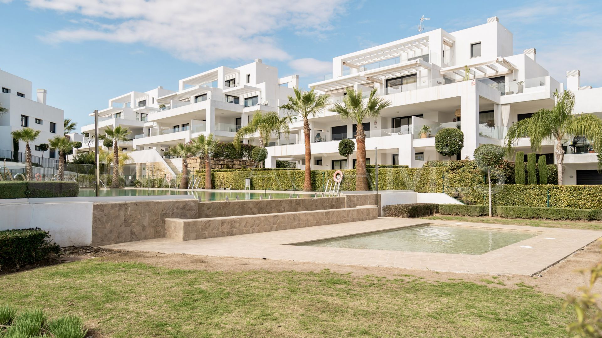 Ground floor apartment for sale in El Paraiso