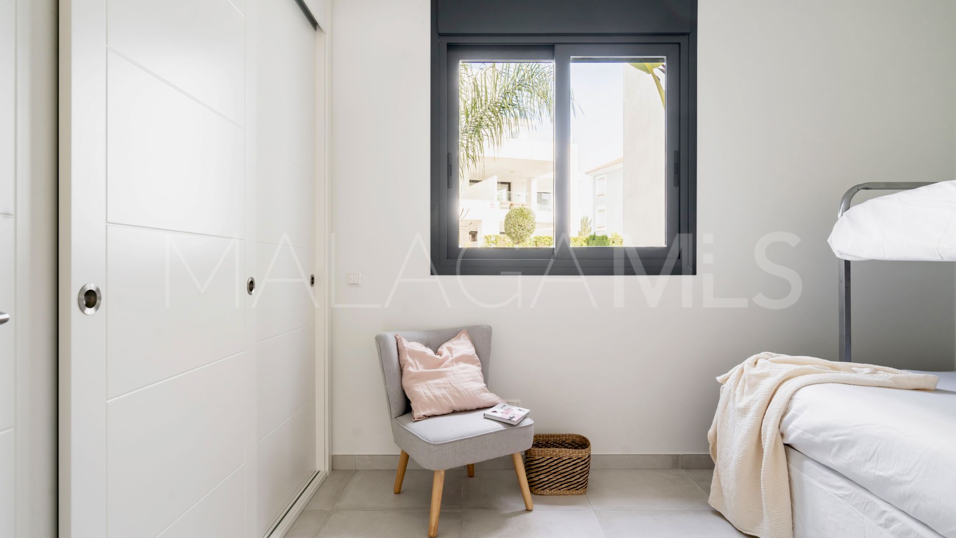 Ground floor apartment for sale in El Paraiso