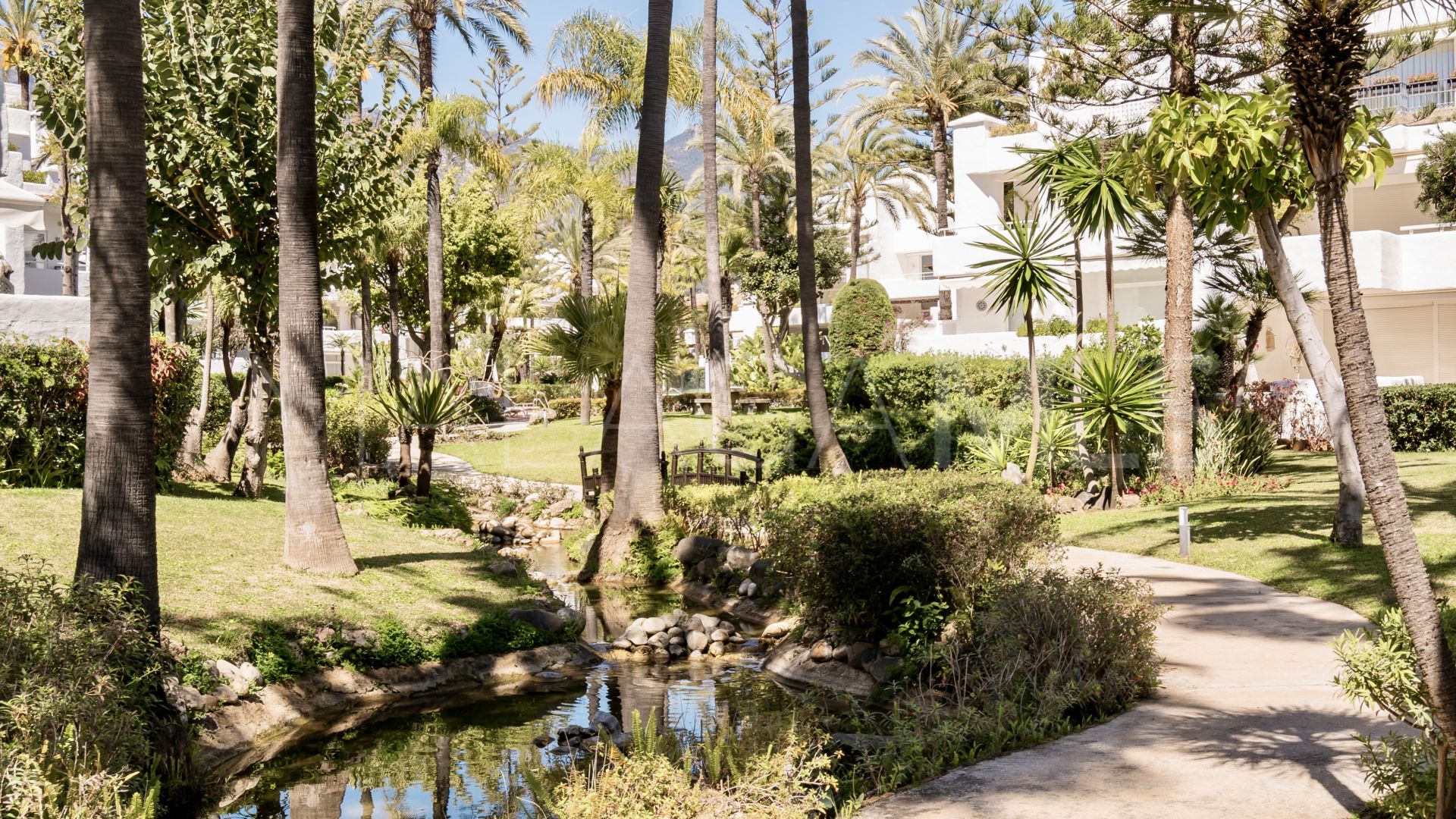 Marbella Golden Mile, atico duplex for sale de 3 bedrooms