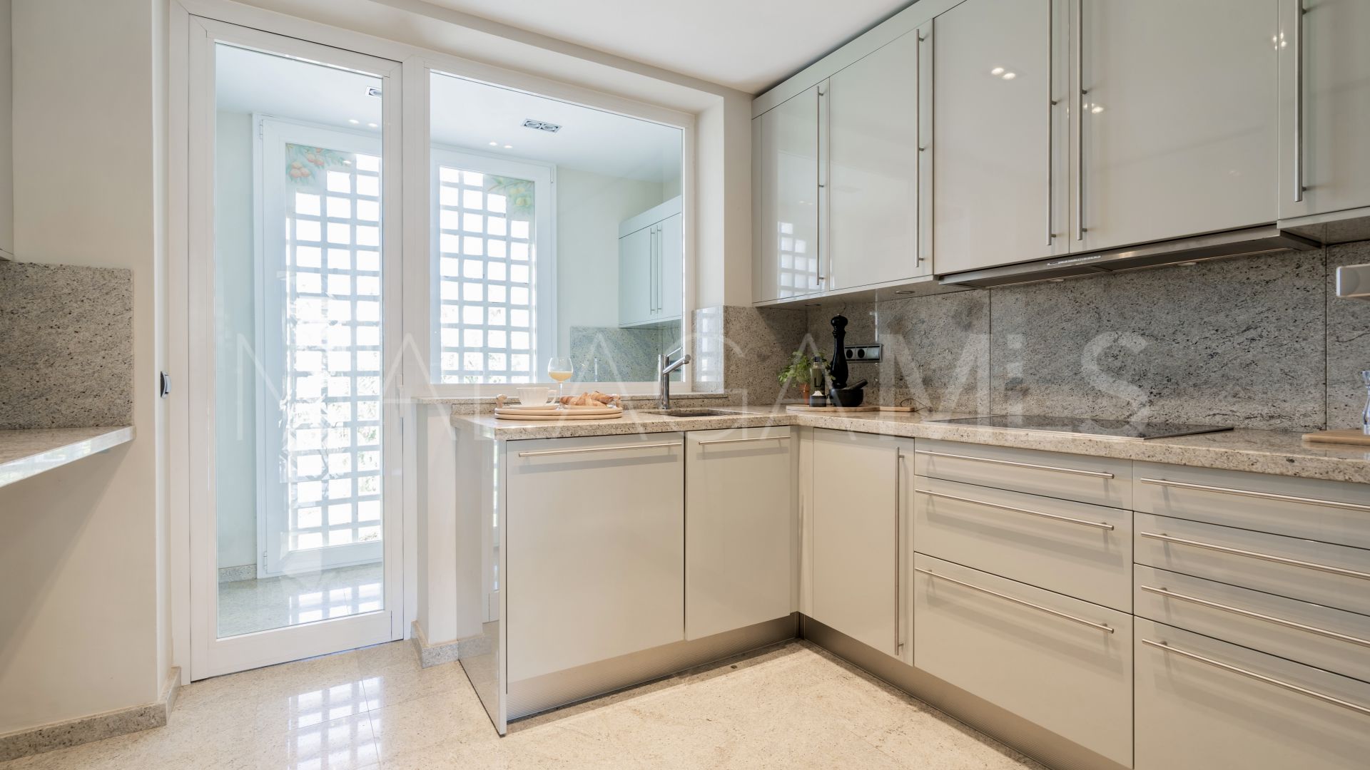 Marbella Golden Mile, atico duplex for sale de 3 bedrooms