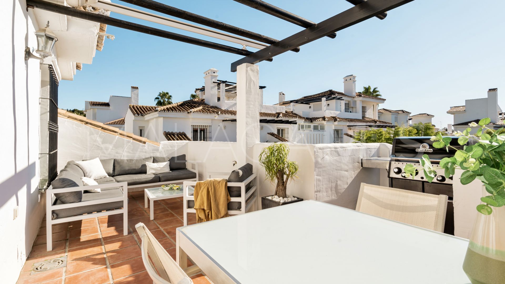 Atico duplex a la venta in Nueva Andalucia de 3 bedrooms