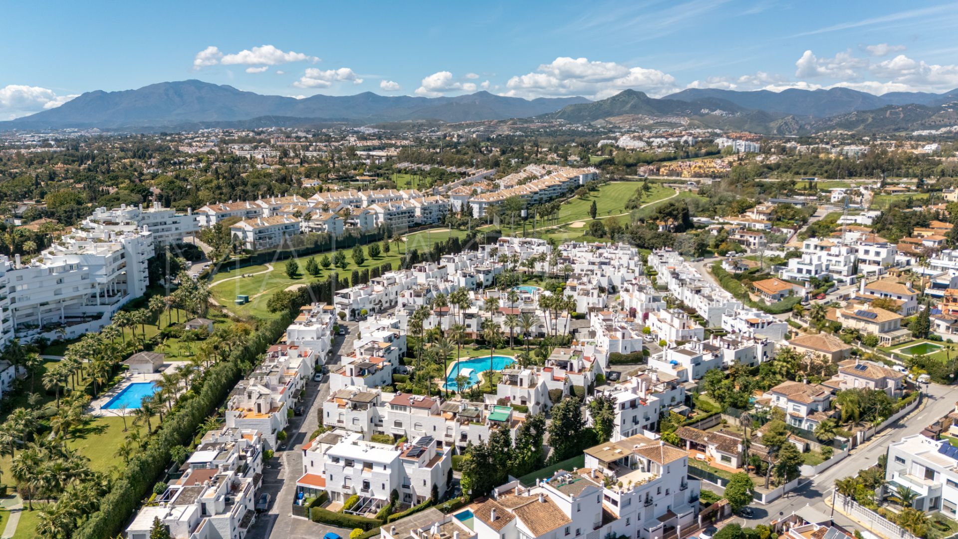 4 bedrooms town house in San Pedro de Alcantara for sale