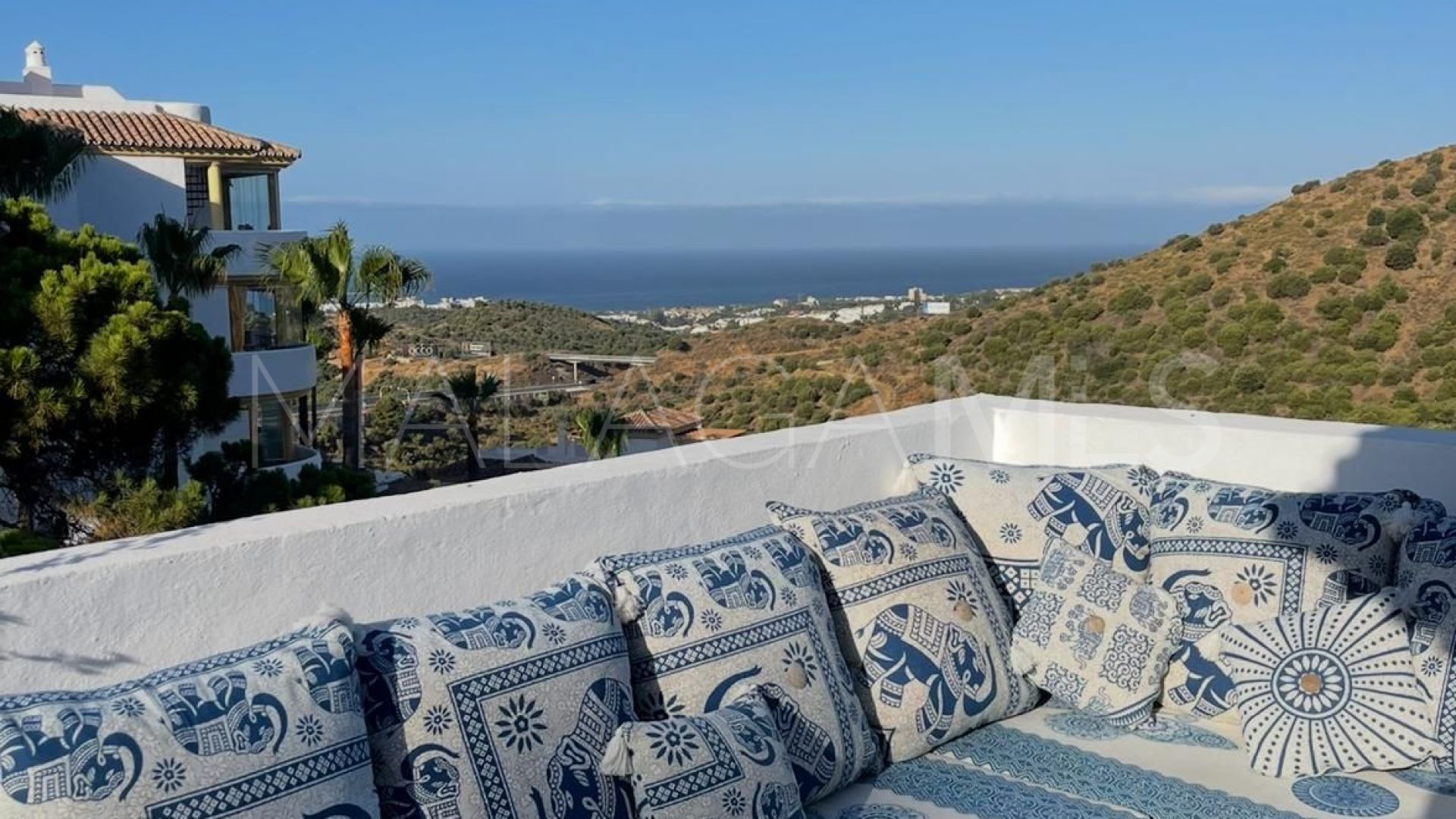 Buy Ático in Calahonda with 1 bedroom