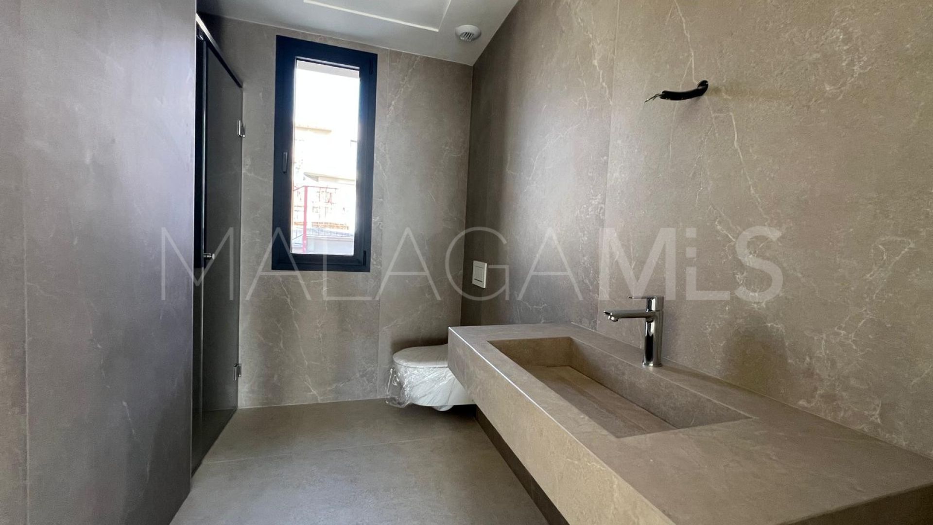 Villa for sale in Benahavis